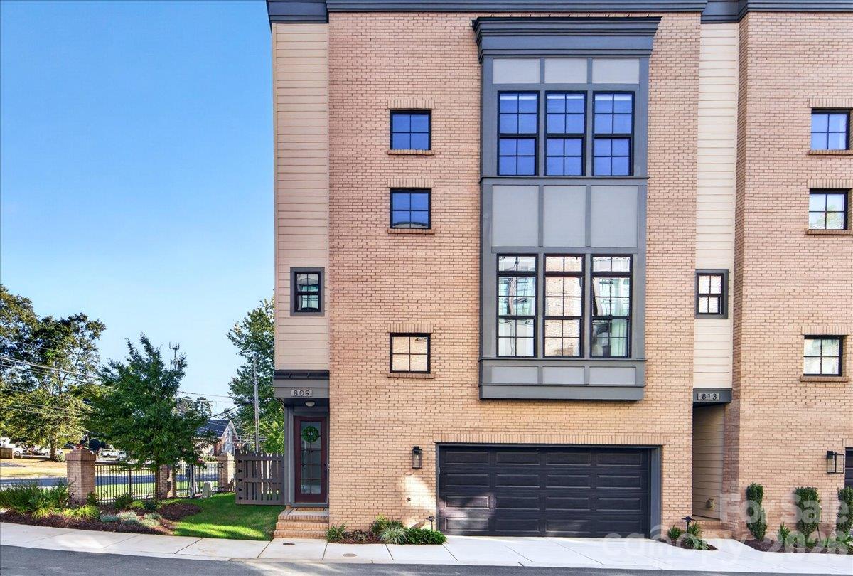 809 Madison Glen Lane