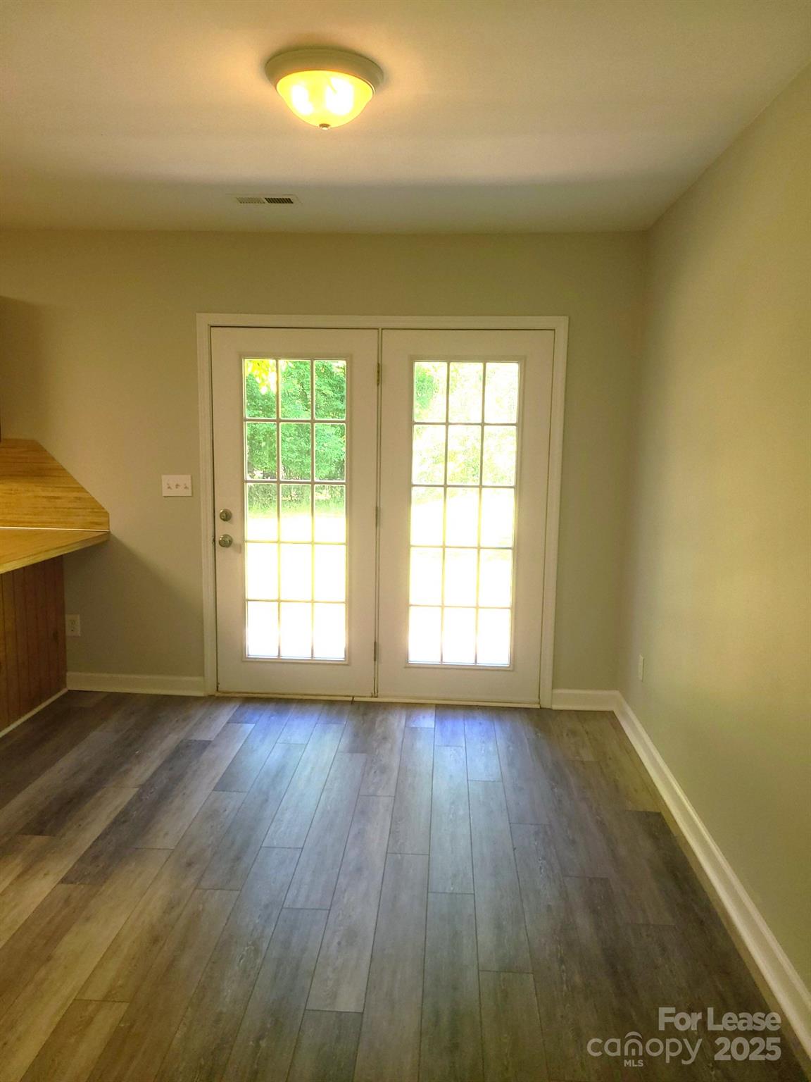 Unknown - Residential Lease