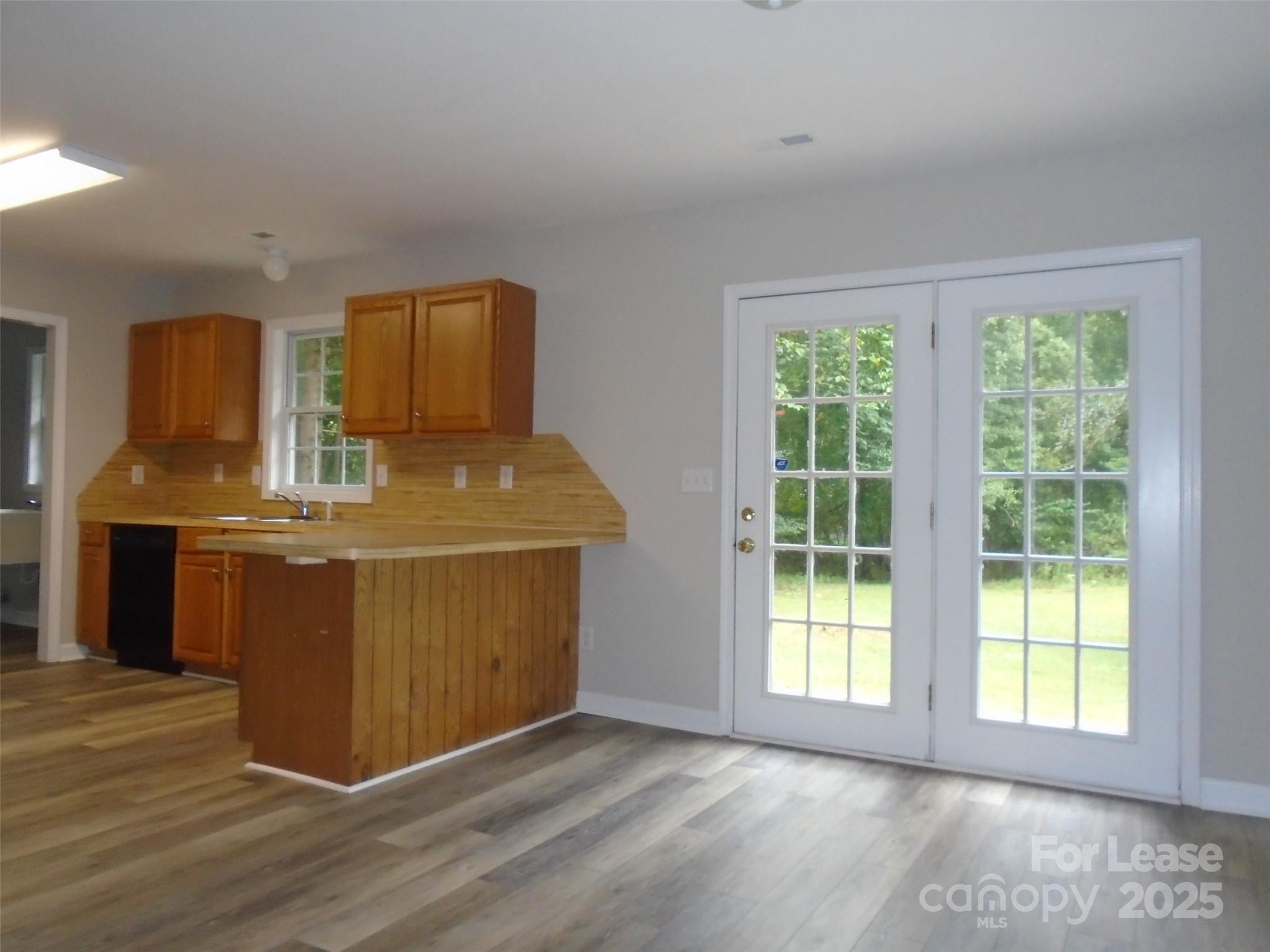 Unknown - Residential Lease