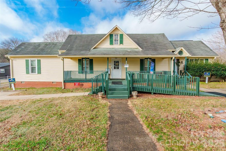 Two parcels totaling 1 acre in the heart of Statesville. Great potential for multi-generational living with a little TLC. Easy access to highways, dining, and everything Statesville has to offer.