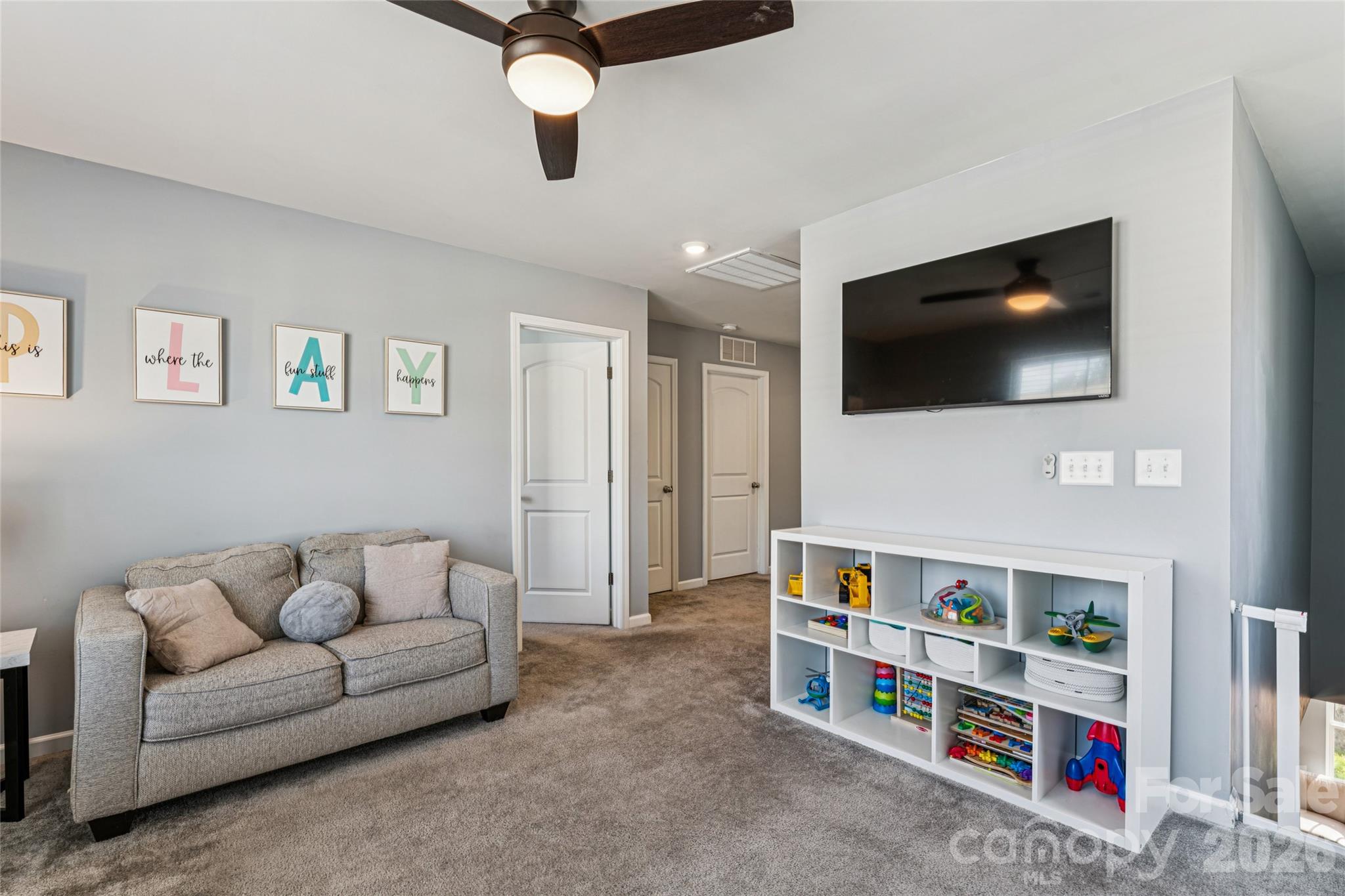 Townes at University East - Residential