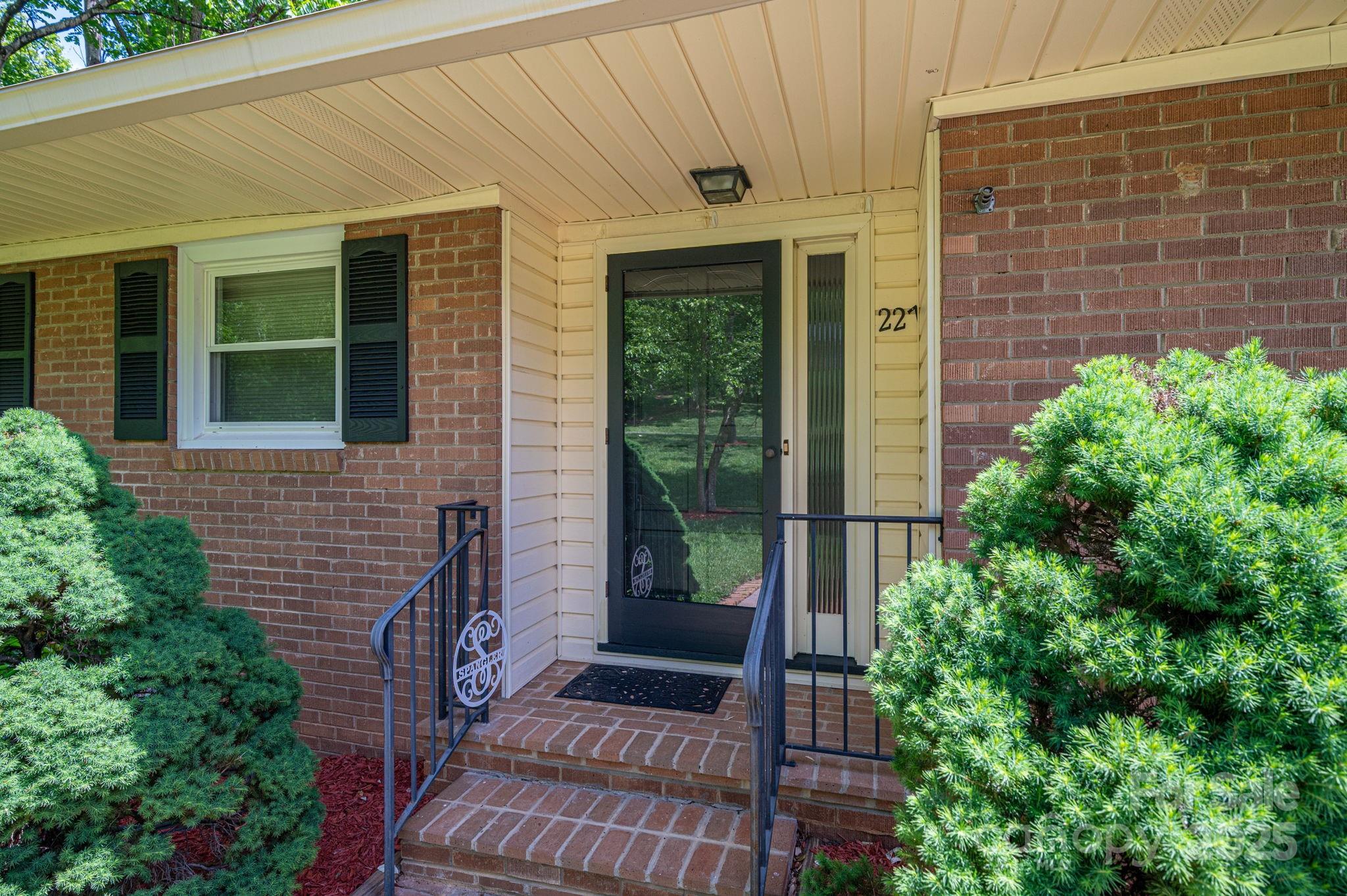 227 Country Club Circle