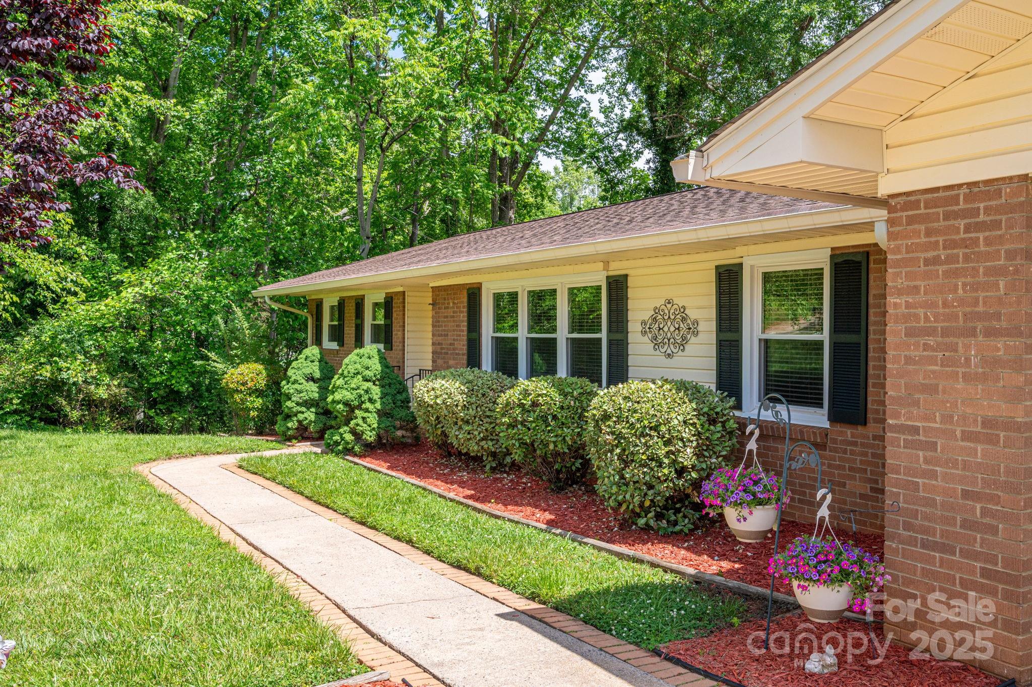 227 Country Club Circle