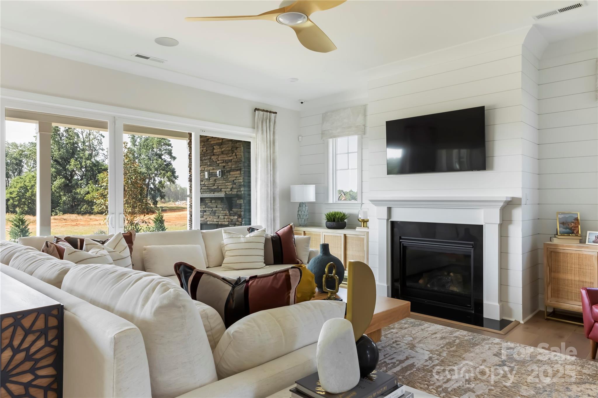 504 Meadow Ridge Drive