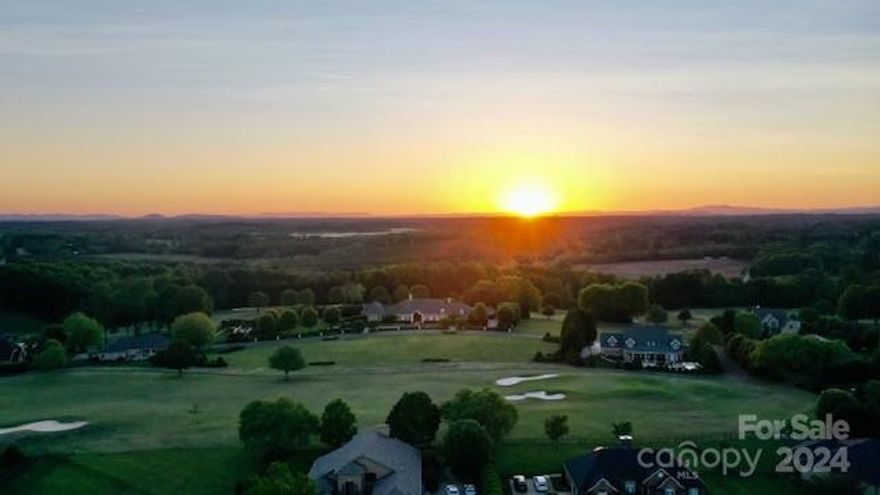 Beautiful lot to build your dream home.