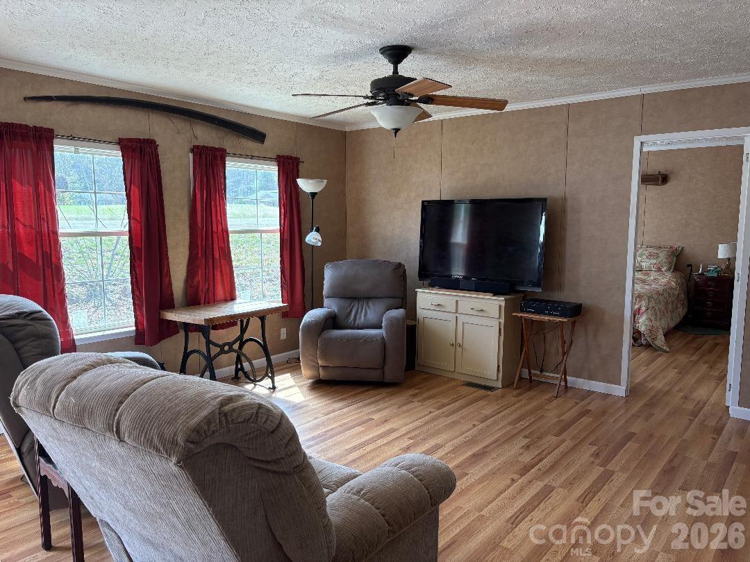 1735 Roy Caldwell Street