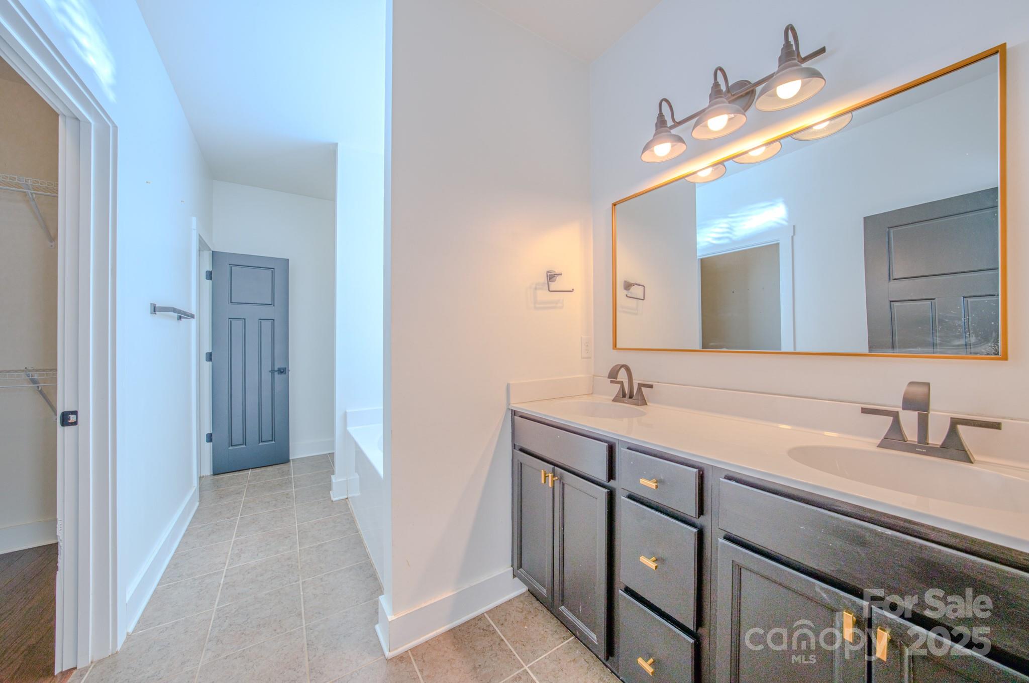 Oakley Cottages - Residential