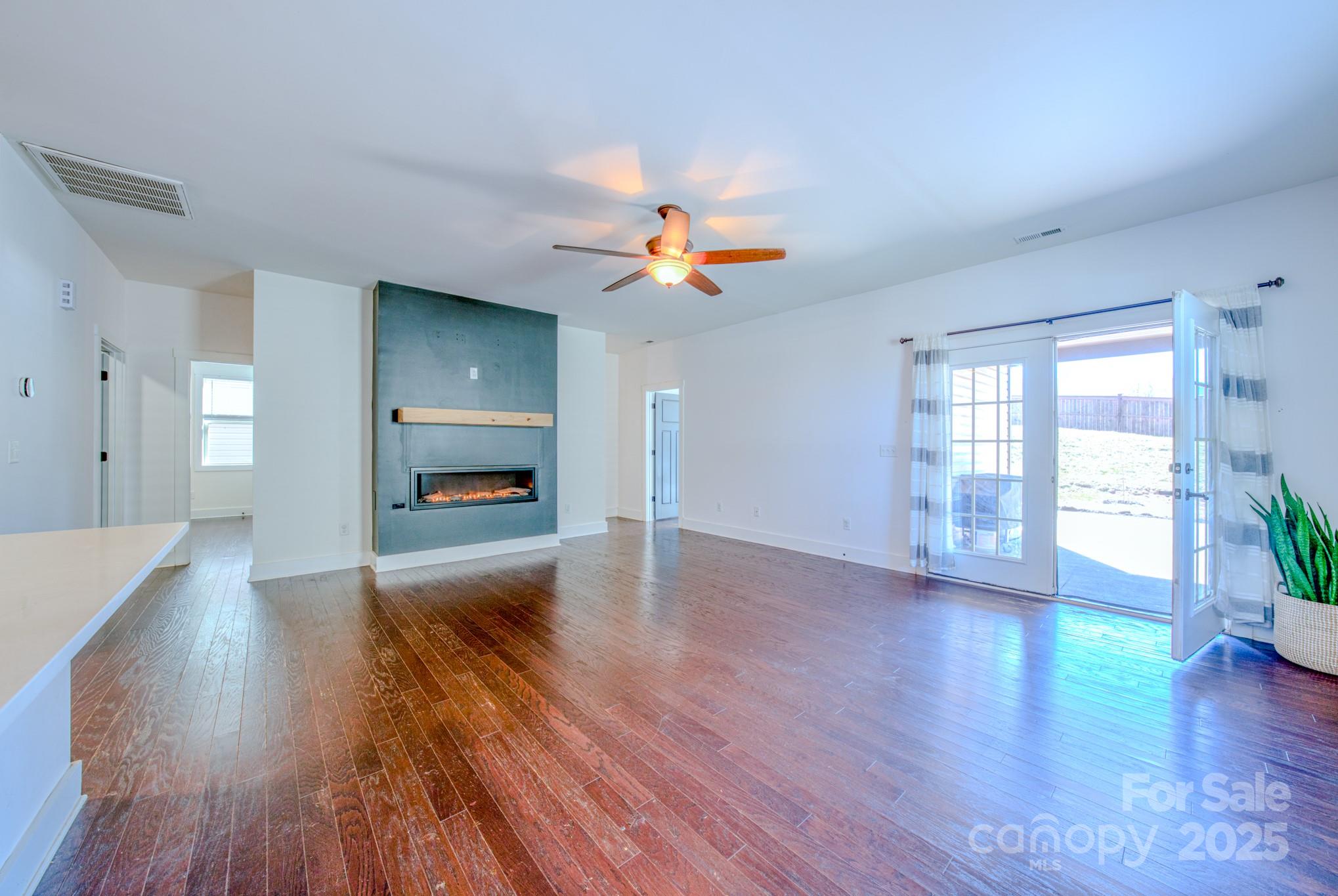 Oakley Cottages - Residential