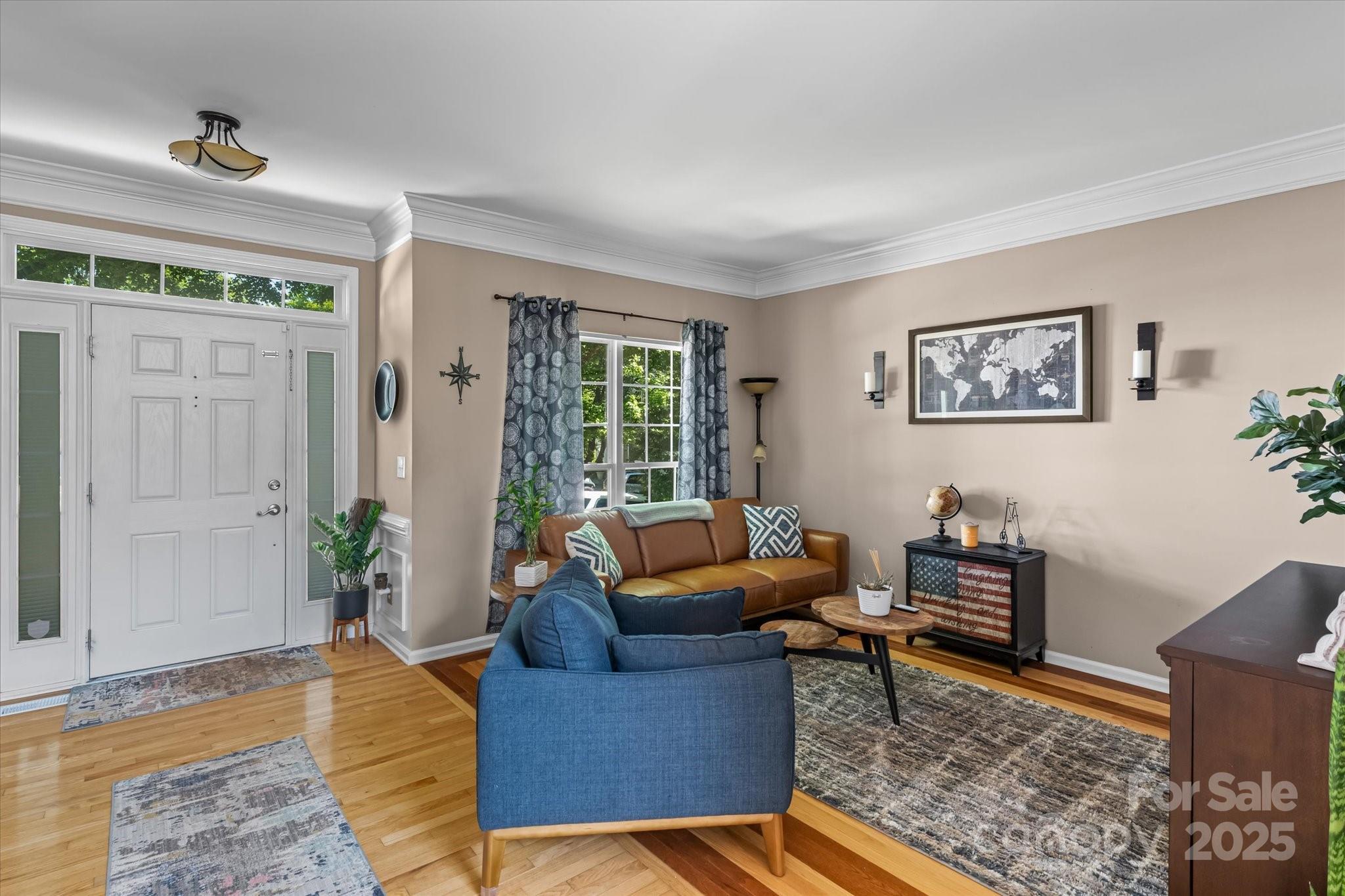 8211 Abbottsgate Lane