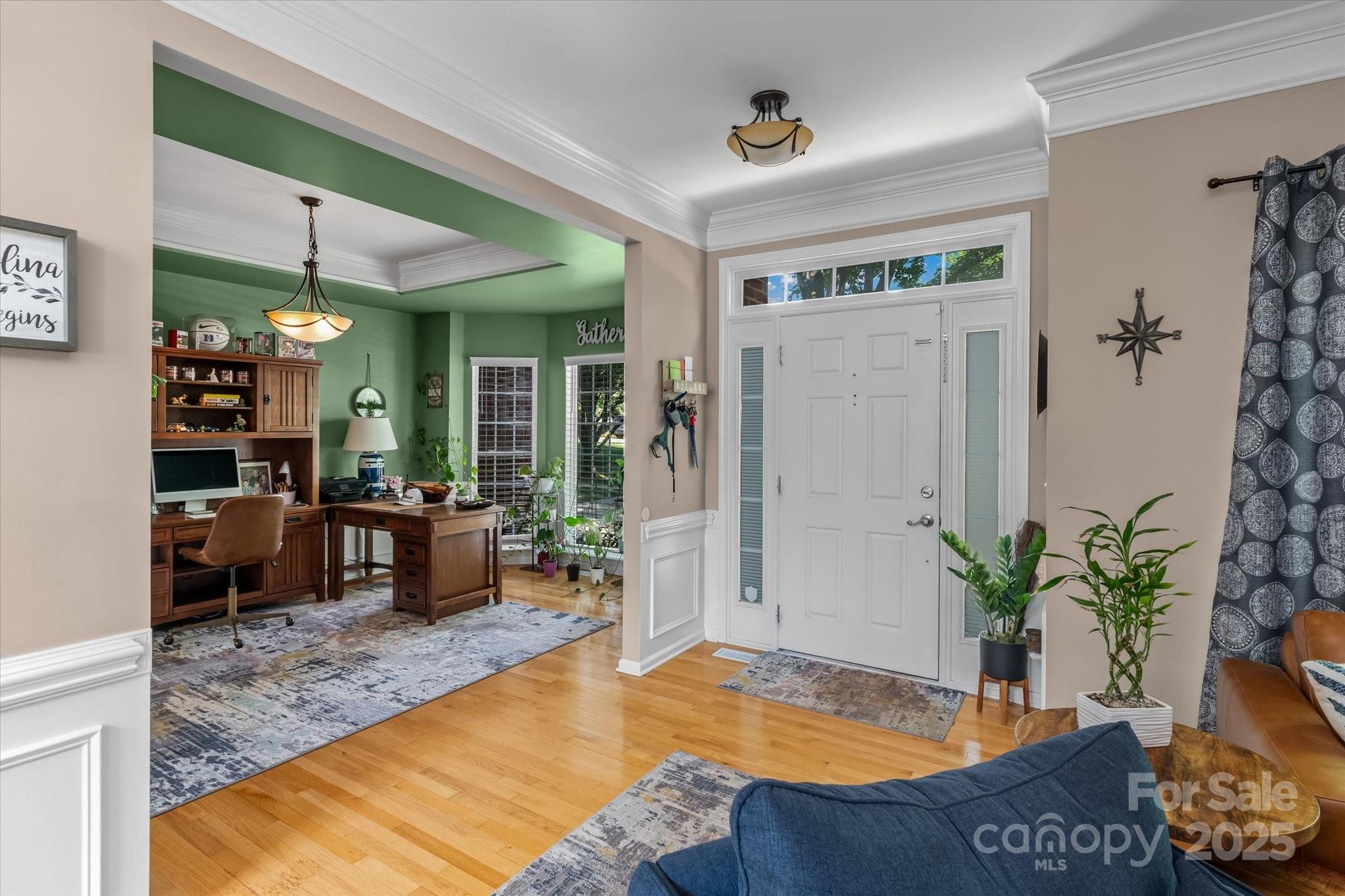 8211 Abbottsgate Lane