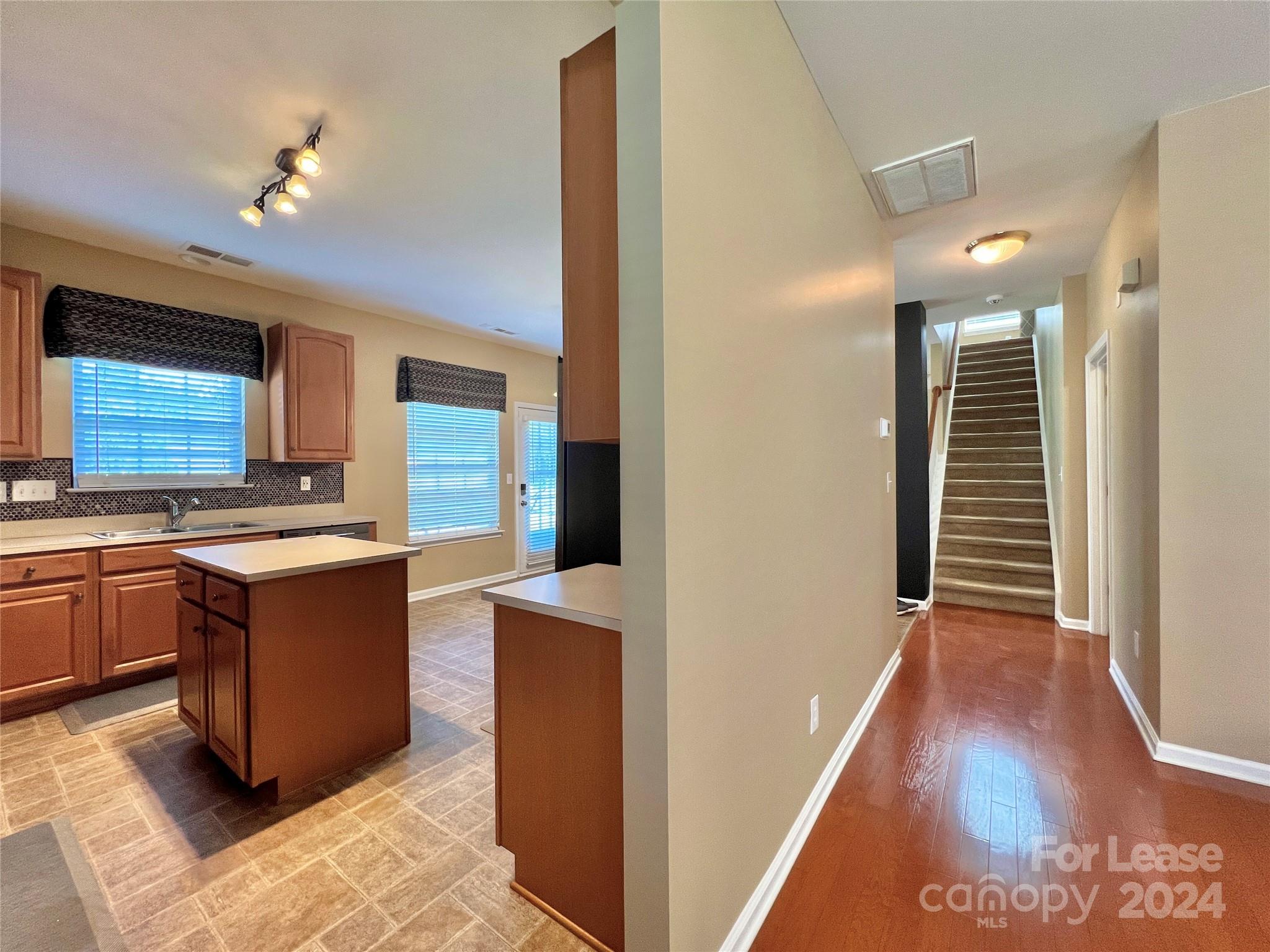 Crismark - Residential Lease