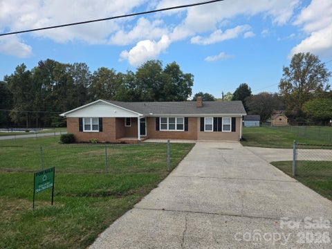 Photo of 421 Nixon Road, Statesville, NC 28625 (MLS # 4430934)