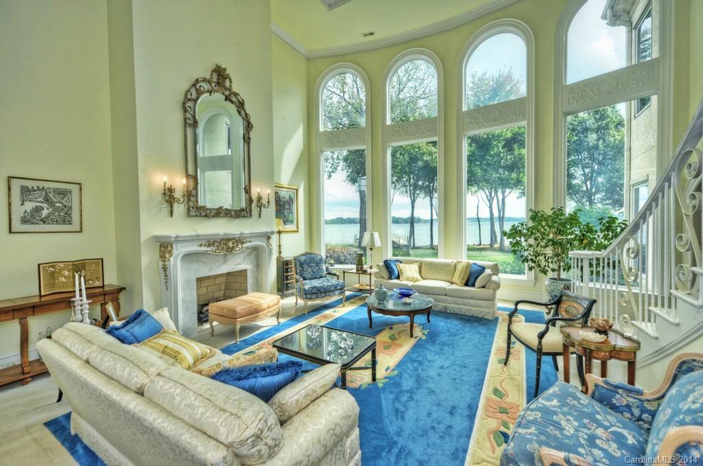 The Peninsula - Residential