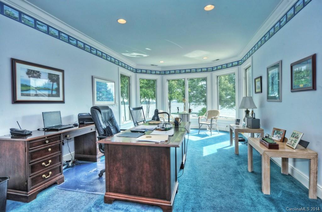 The Peninsula - Residential