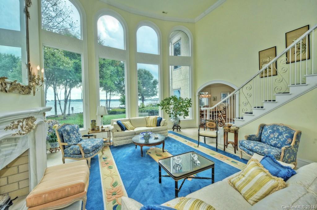 The Peninsula - Residential