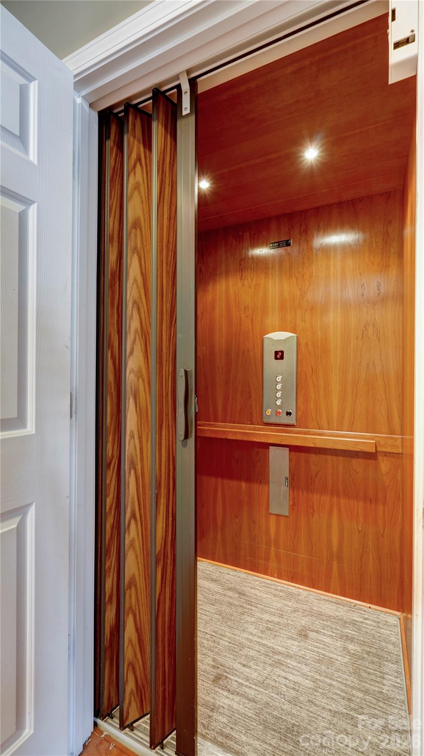 Lake Shore On Lake Wylie - Residential