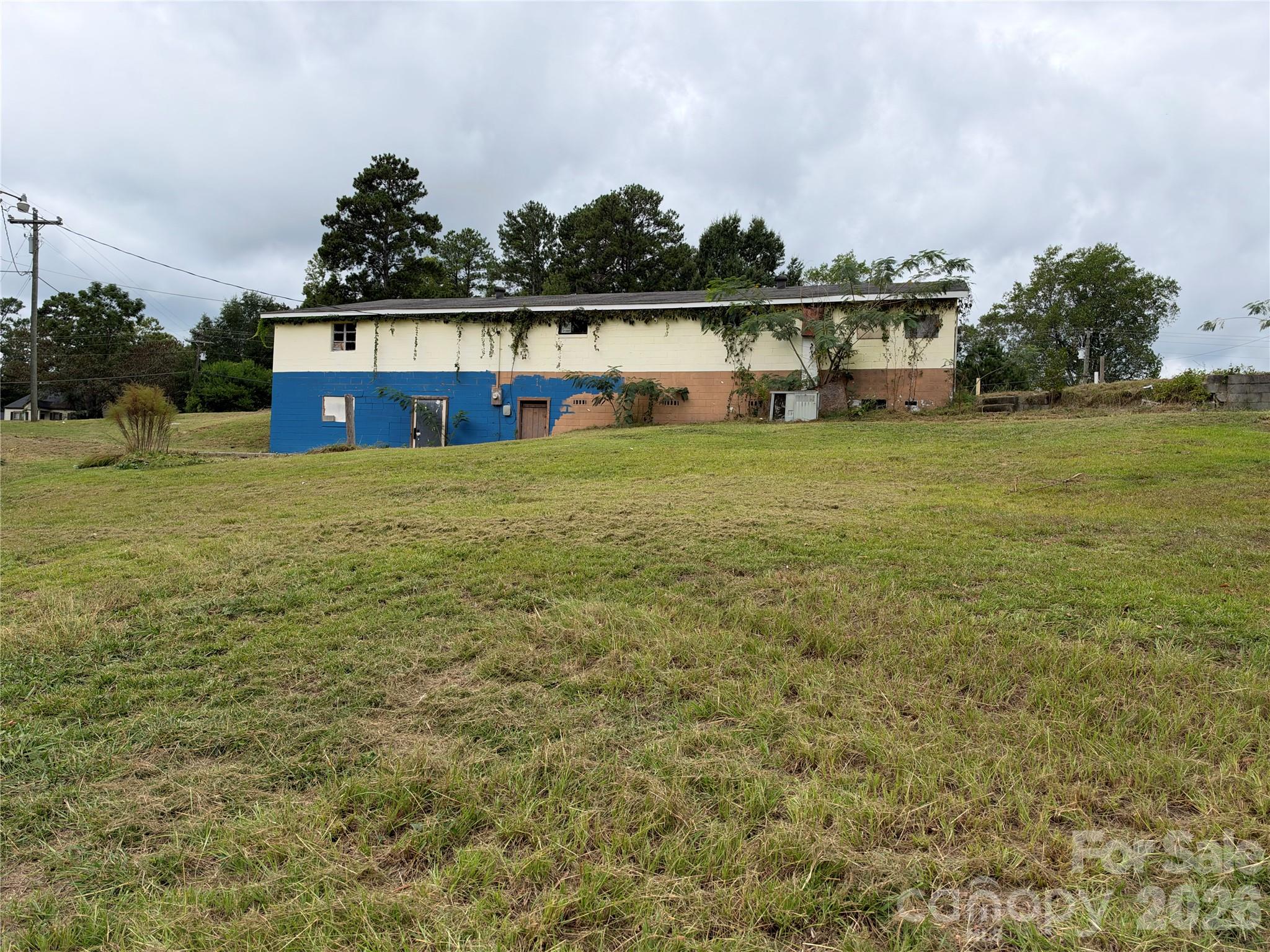 3265 Ridgeway Road