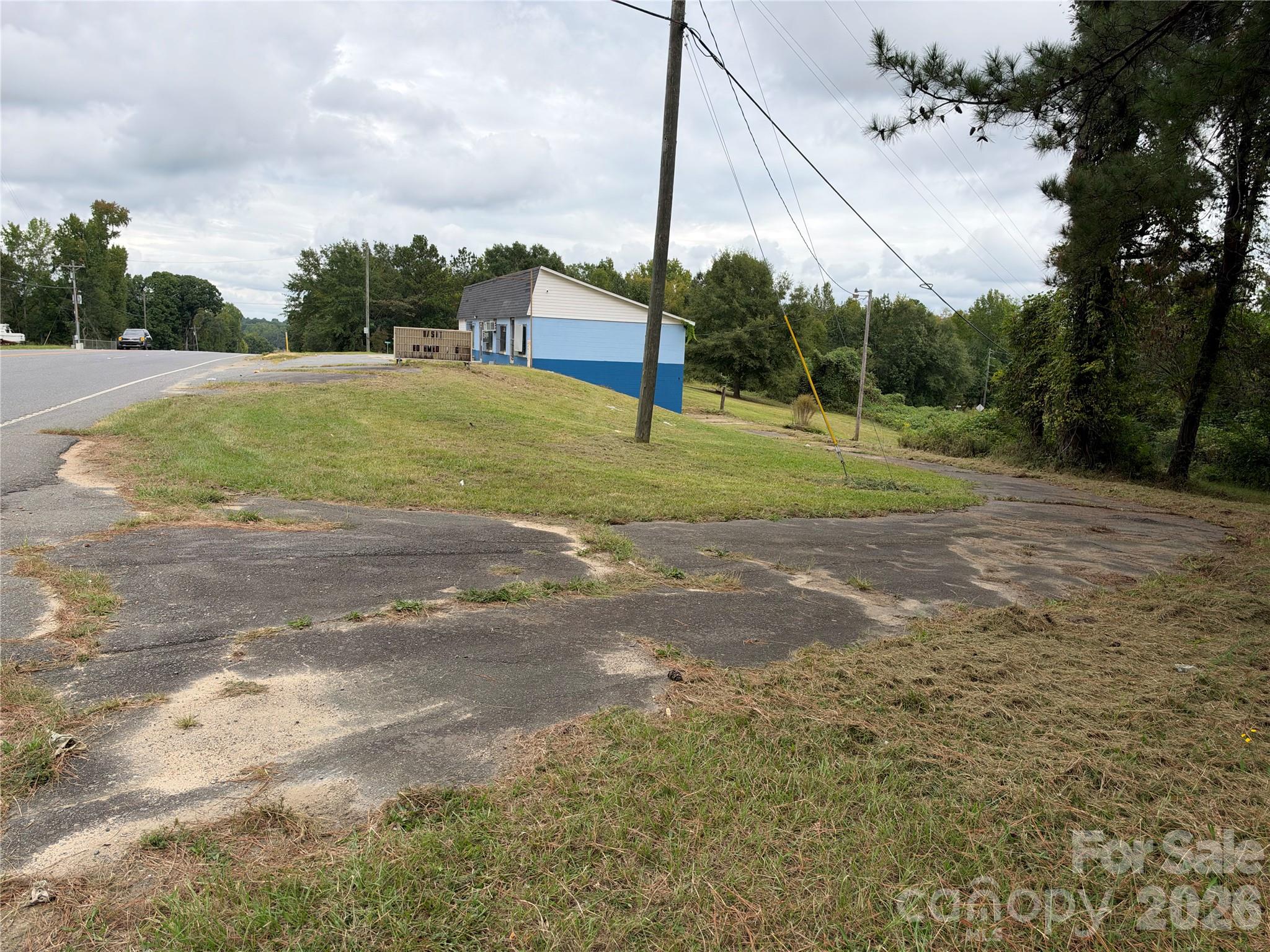 3265 Ridgeway Road