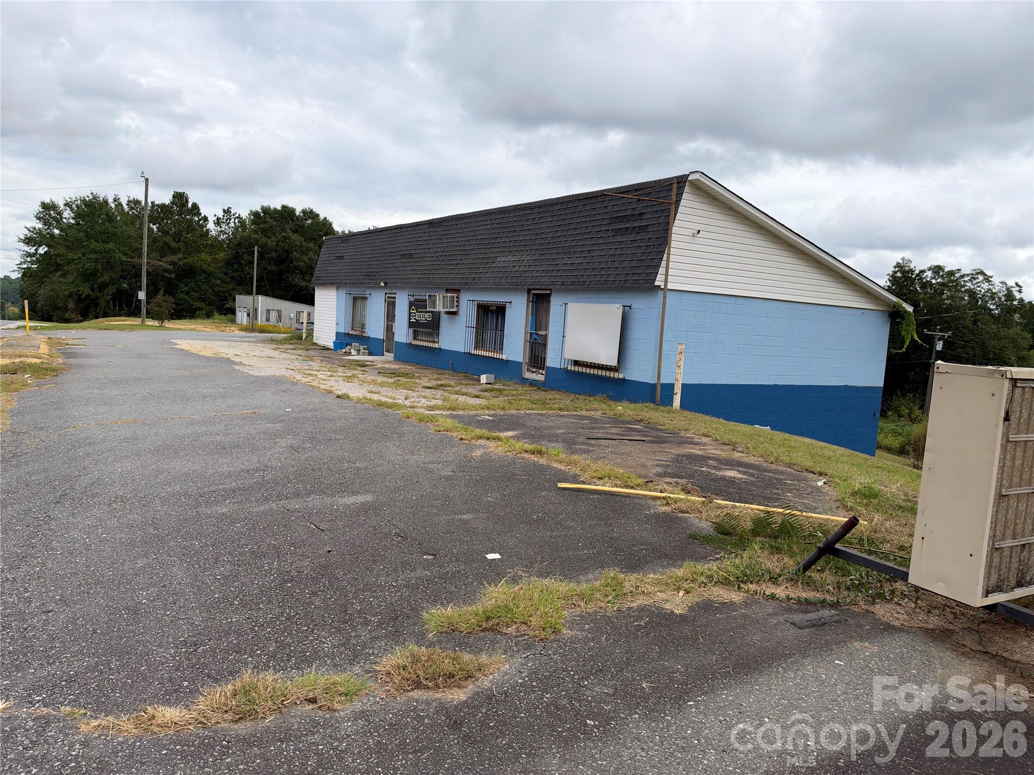 3265 Ridgeway Road
