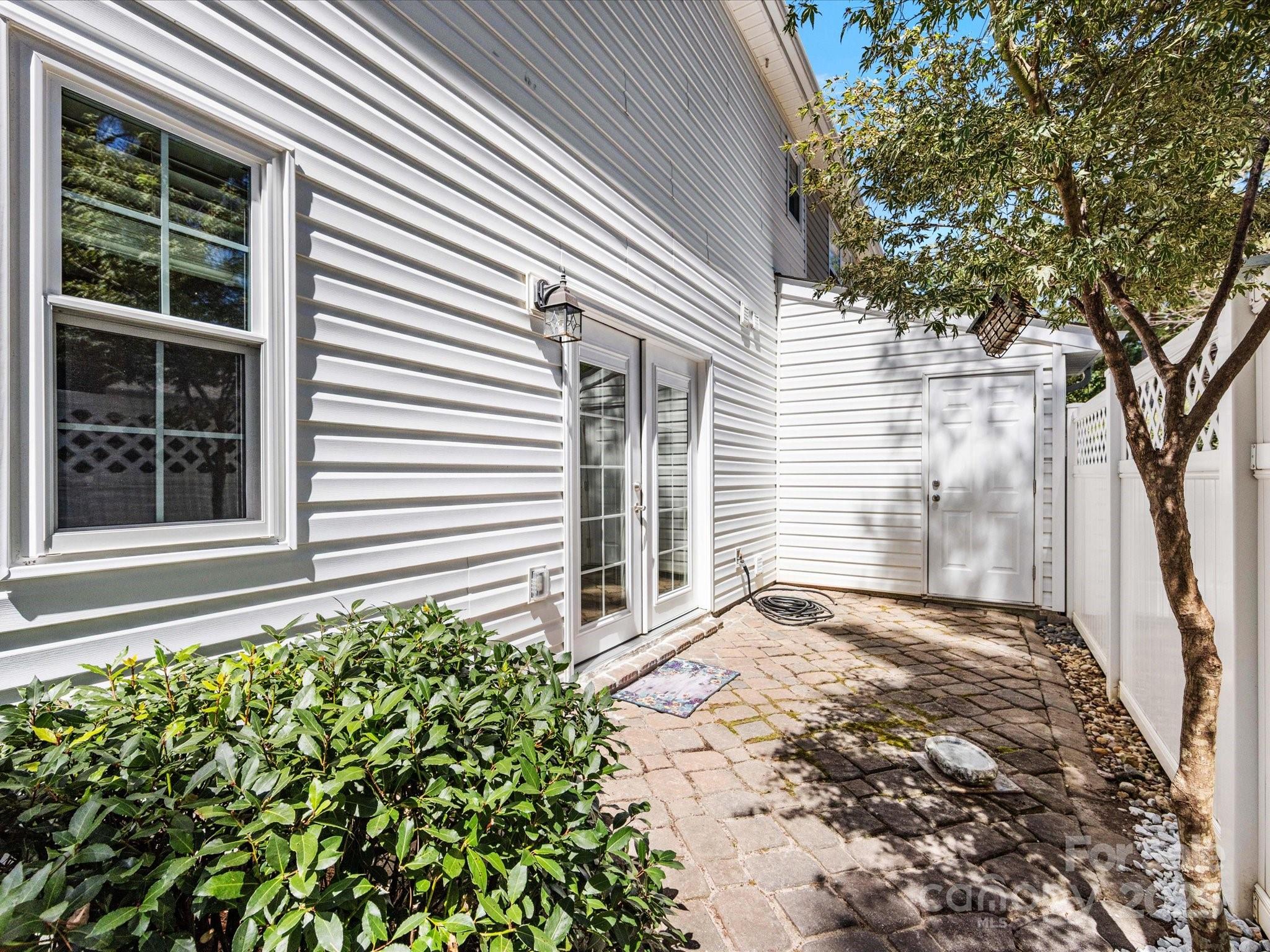 Windsor Trace - Residential