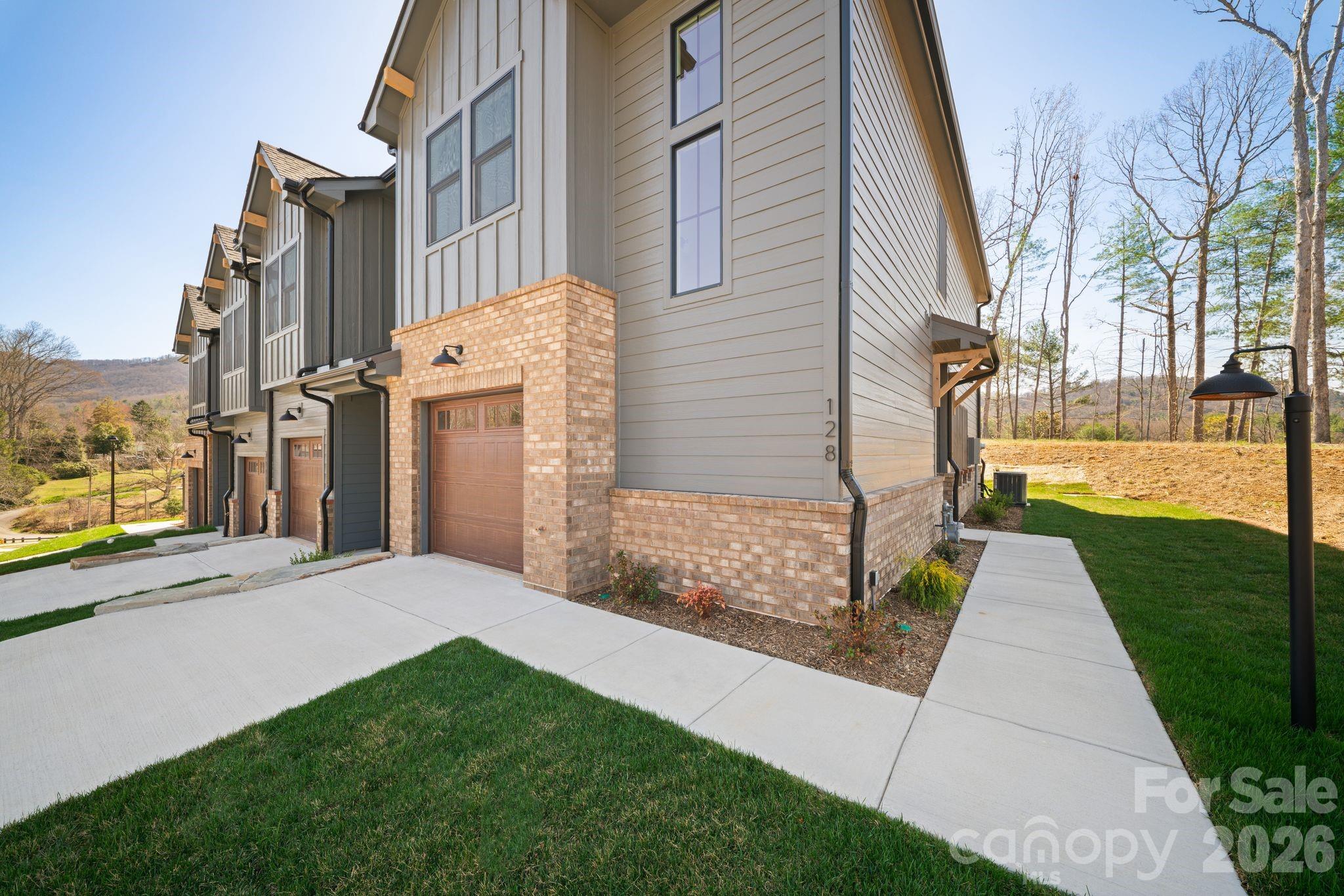 Villas at Pinecroft - Residential