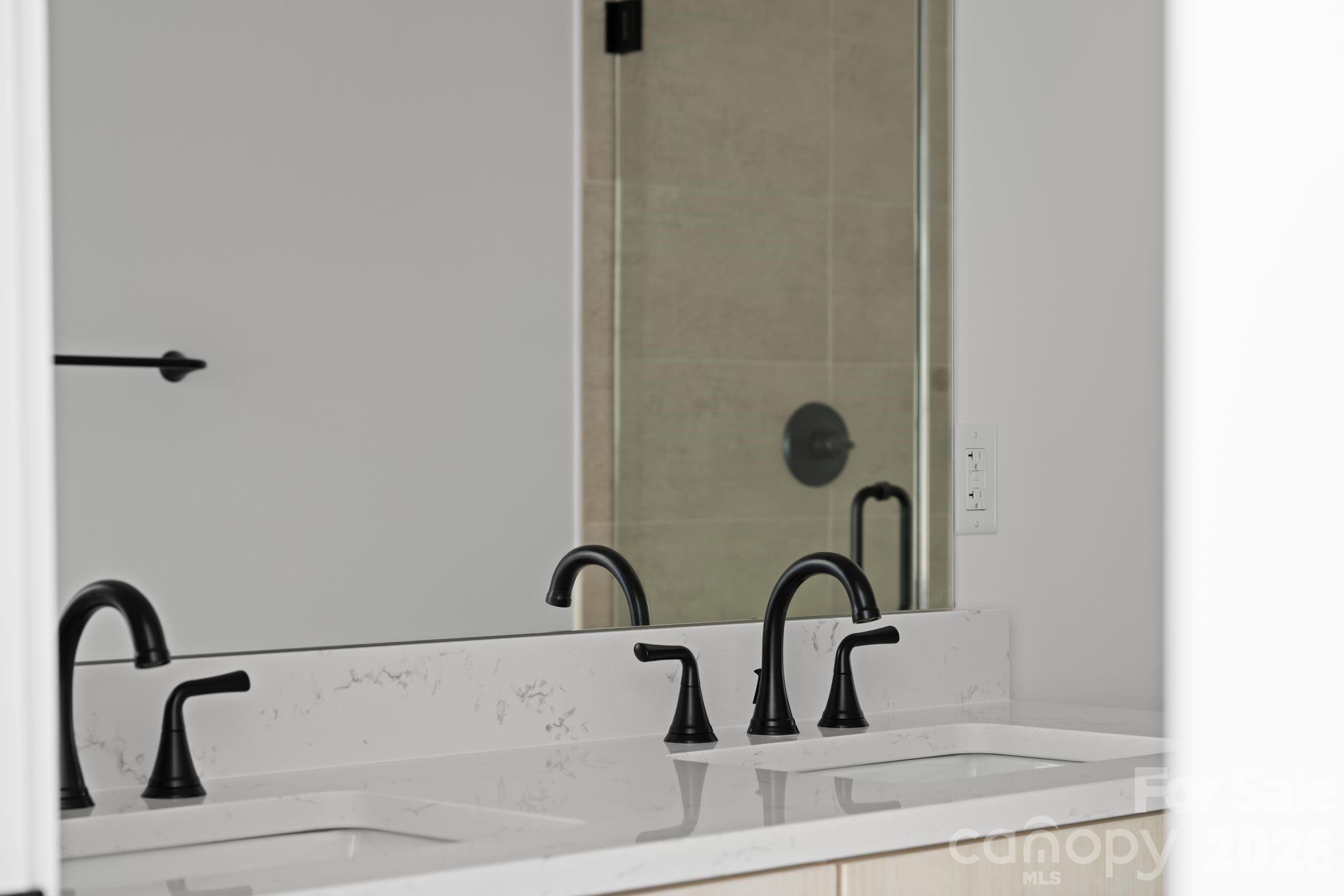 Villas at Pinecroft - Residential