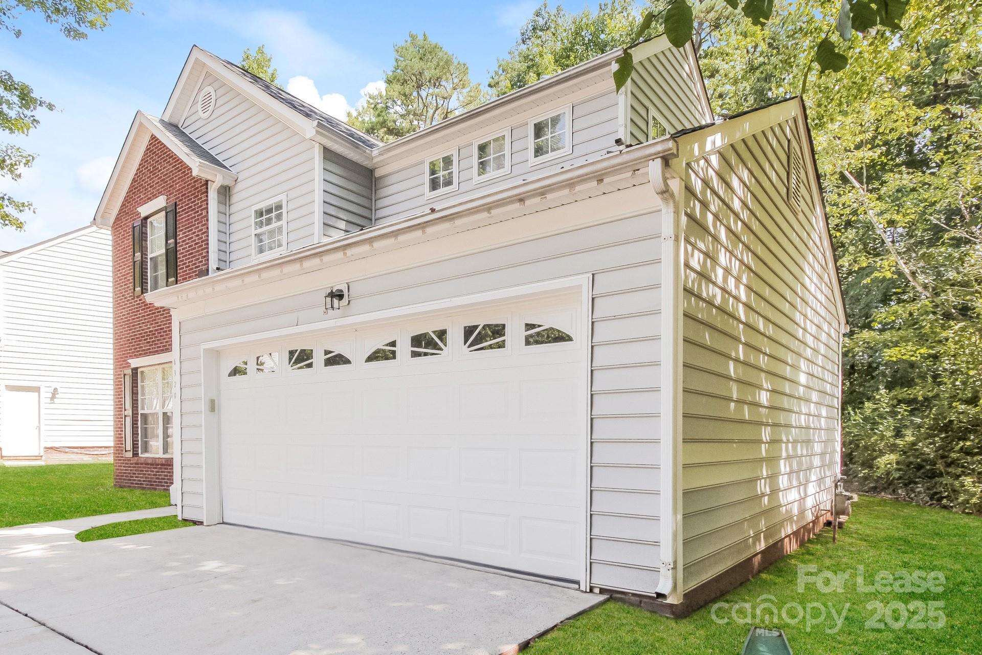 6320 Spanish Moss Lane