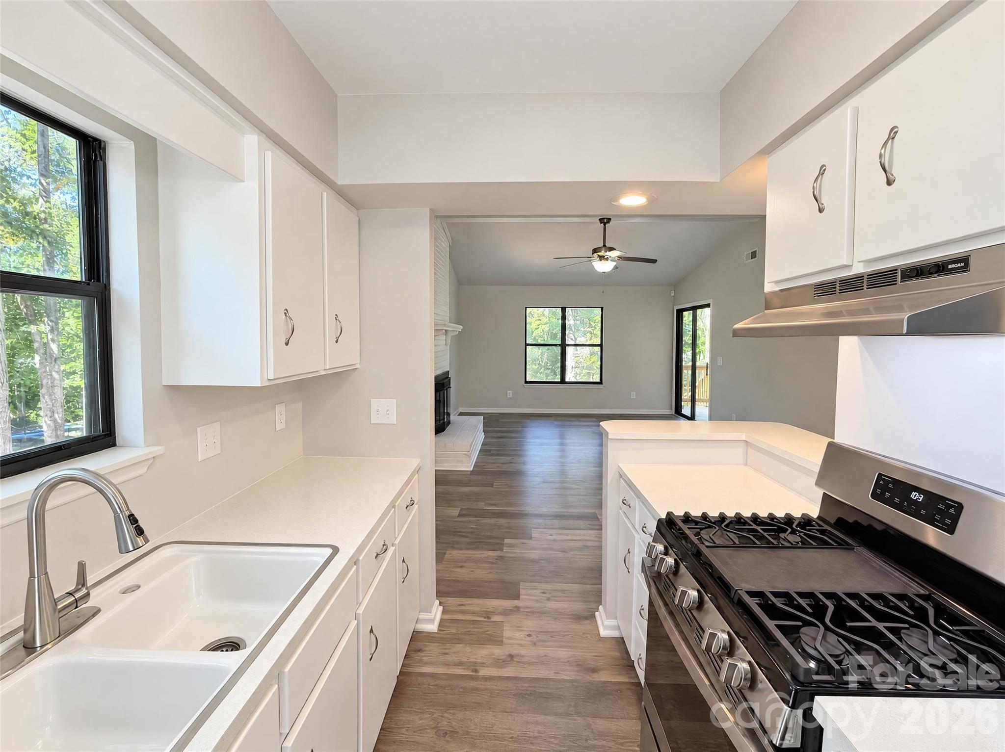 10005 Santa Fe Lane
