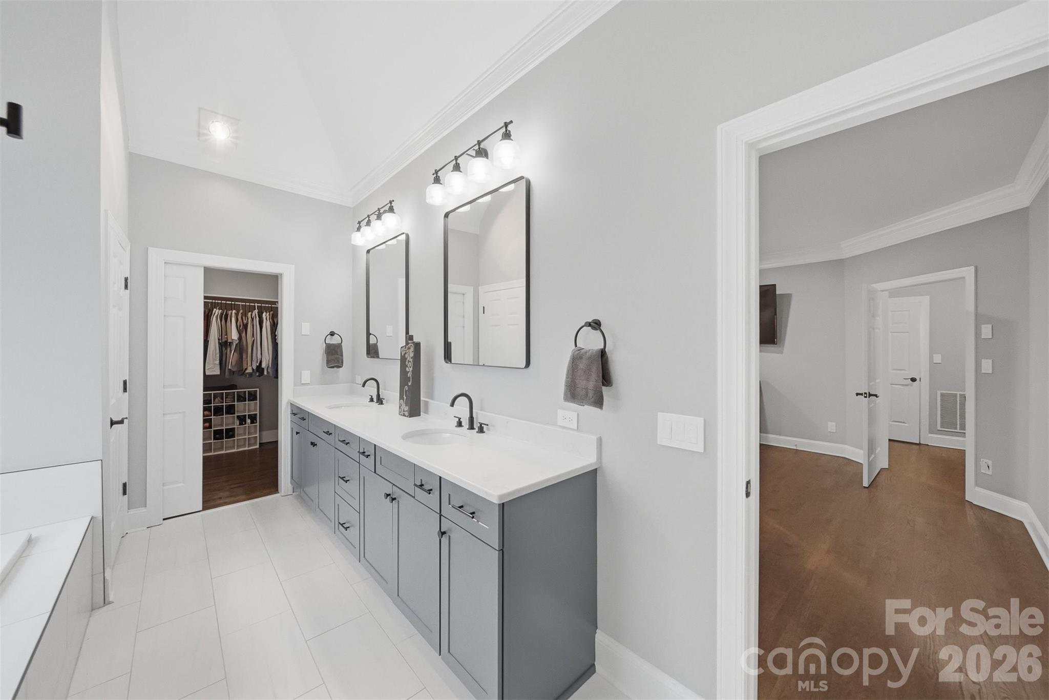 Moores Ferry - Residential