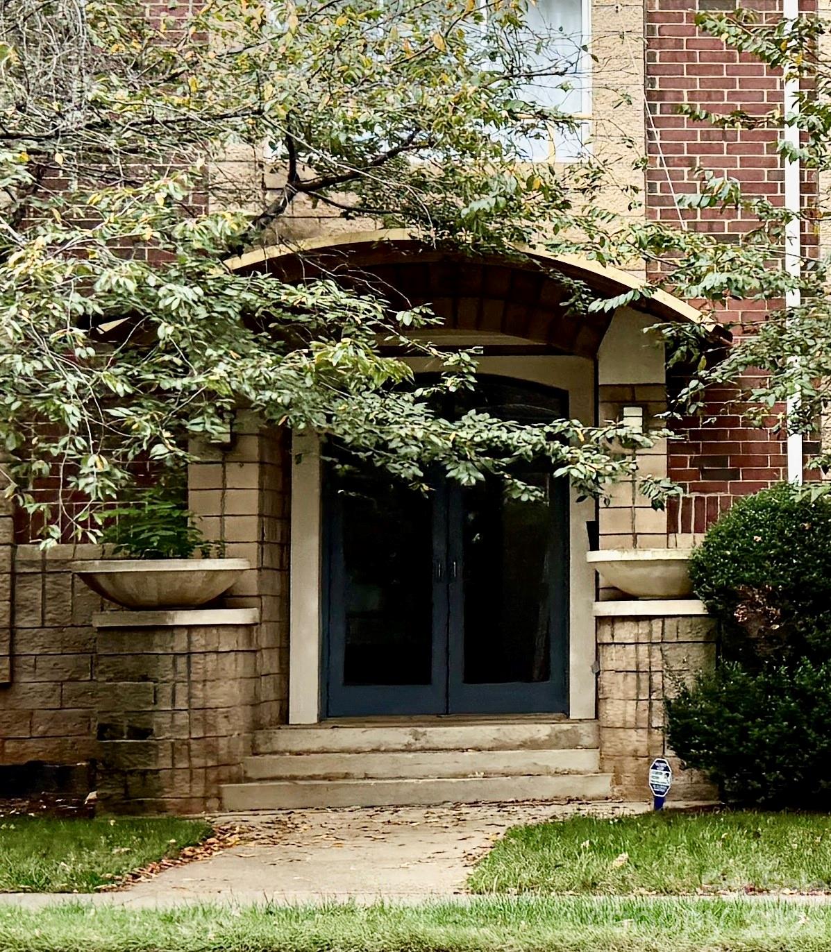 404 Laurel Avenue 33