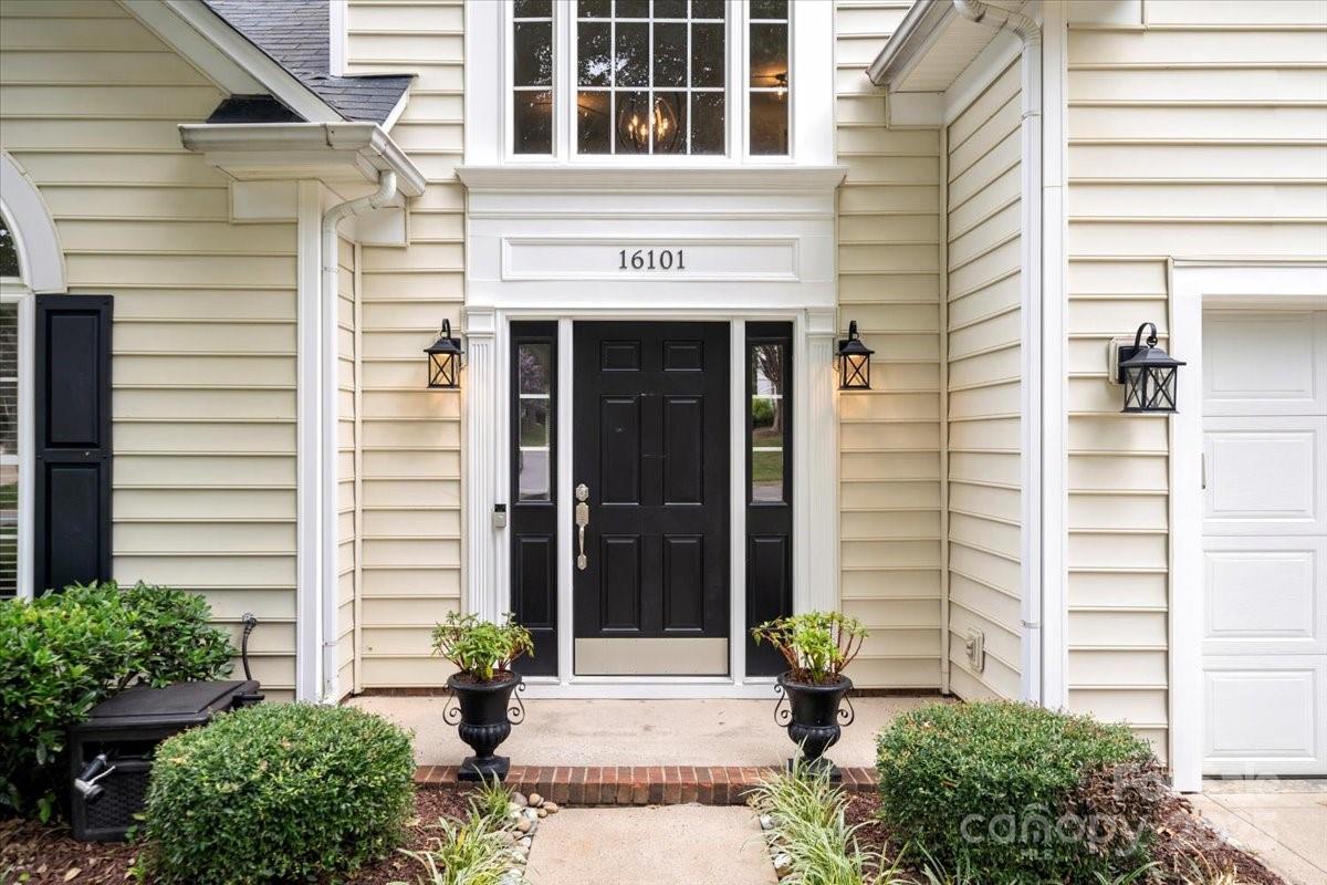 16101 Hollingbourne Road