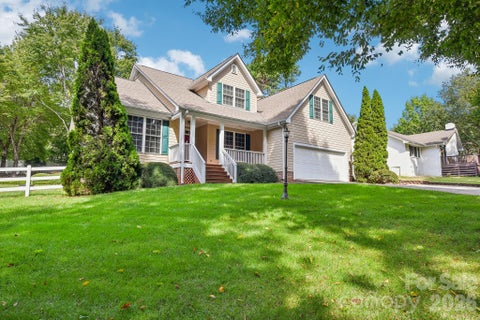 Photo of 3573 Lake Shore Road S, Denver, NC 28037 (MLS # 4429041)