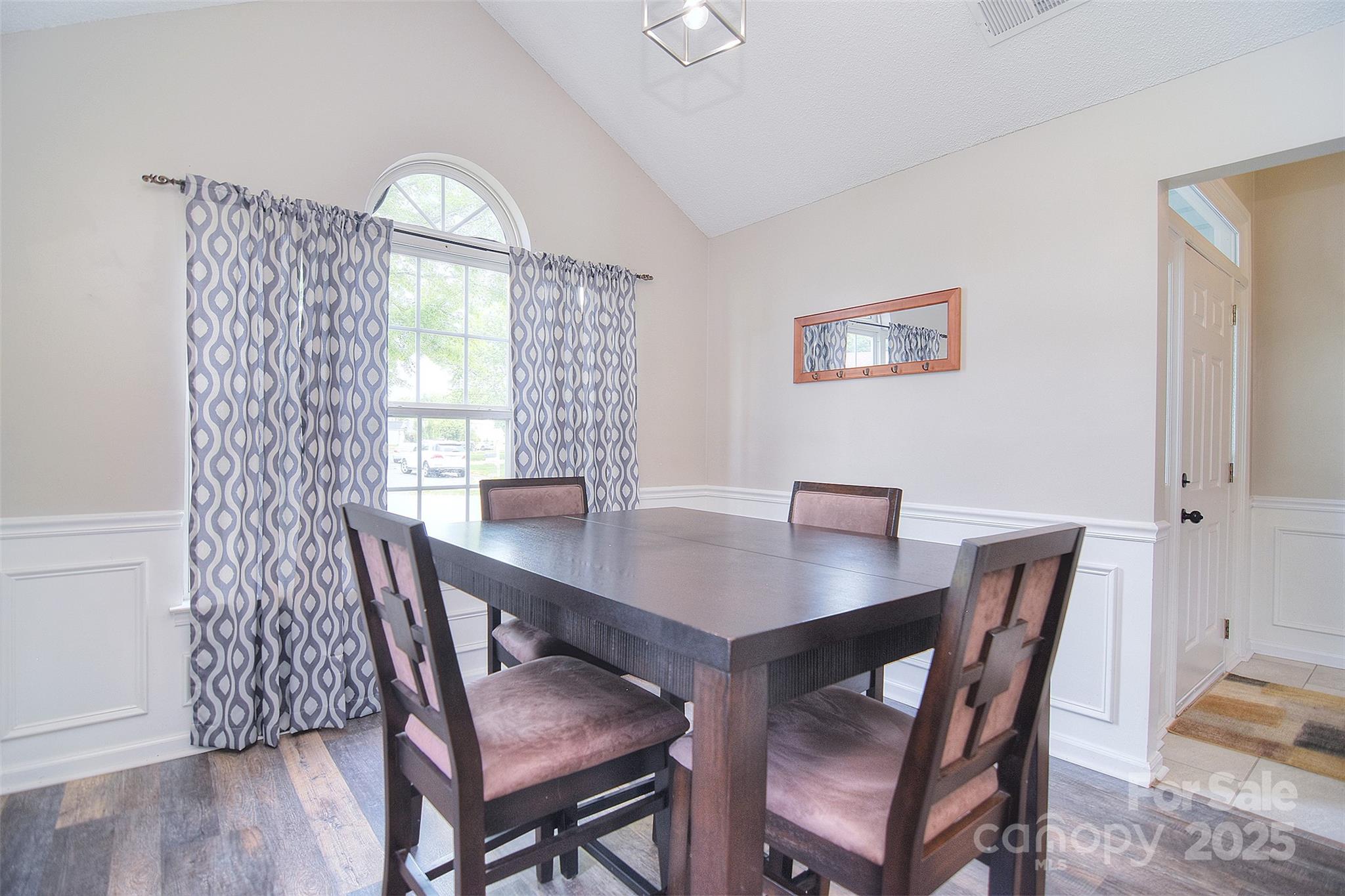 9051 Country Barn Court
