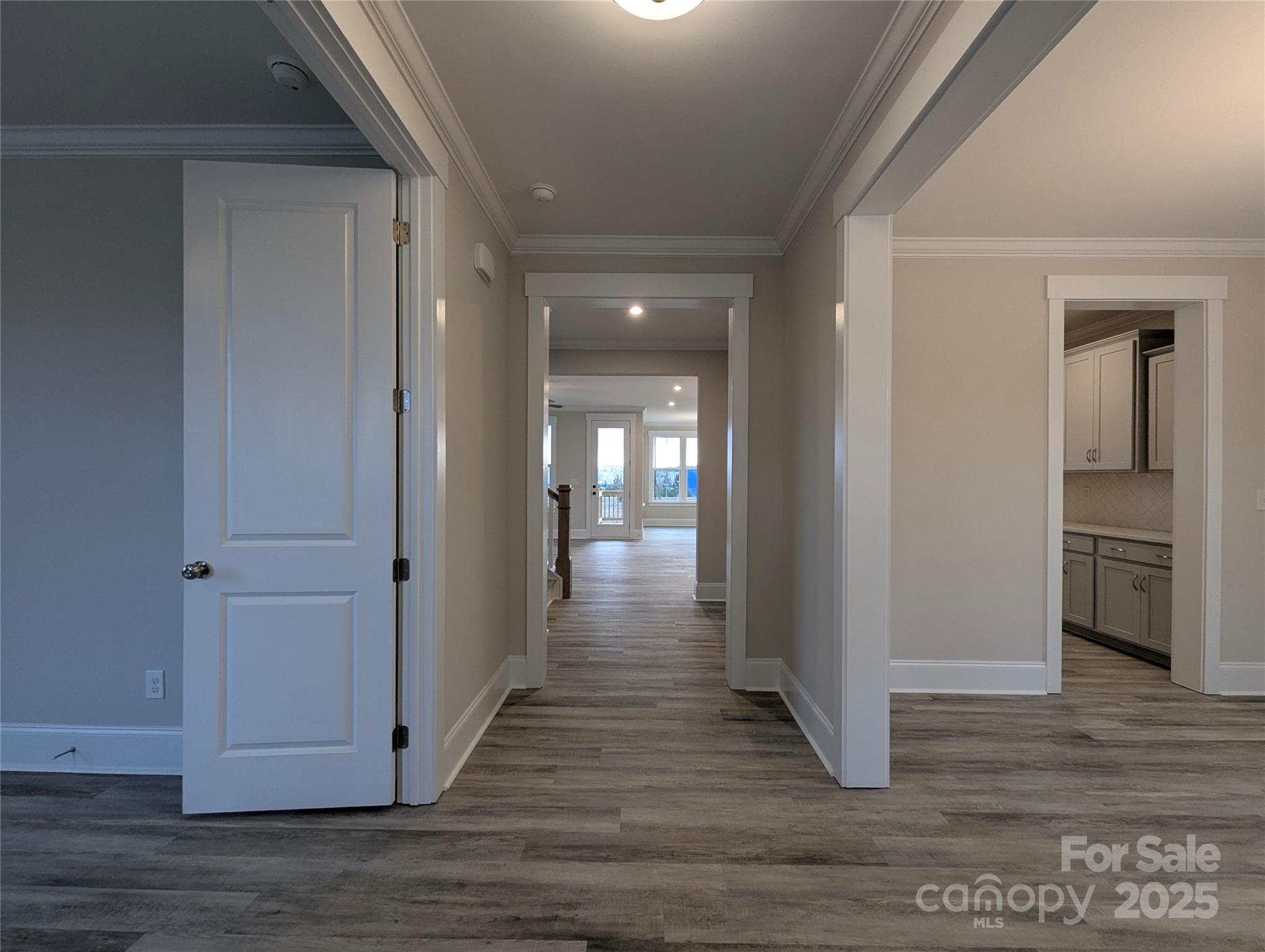 287 Luray Way 450