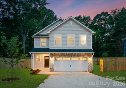 Photo of 2028 Gilbert Street, Charlotte, NC 28216 (MLS # 4378884)