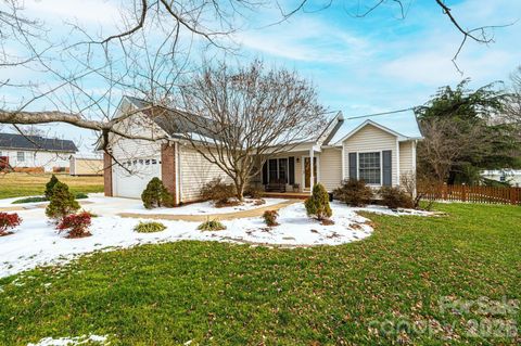 1238 Pennwood Drive Hickory NC 28602