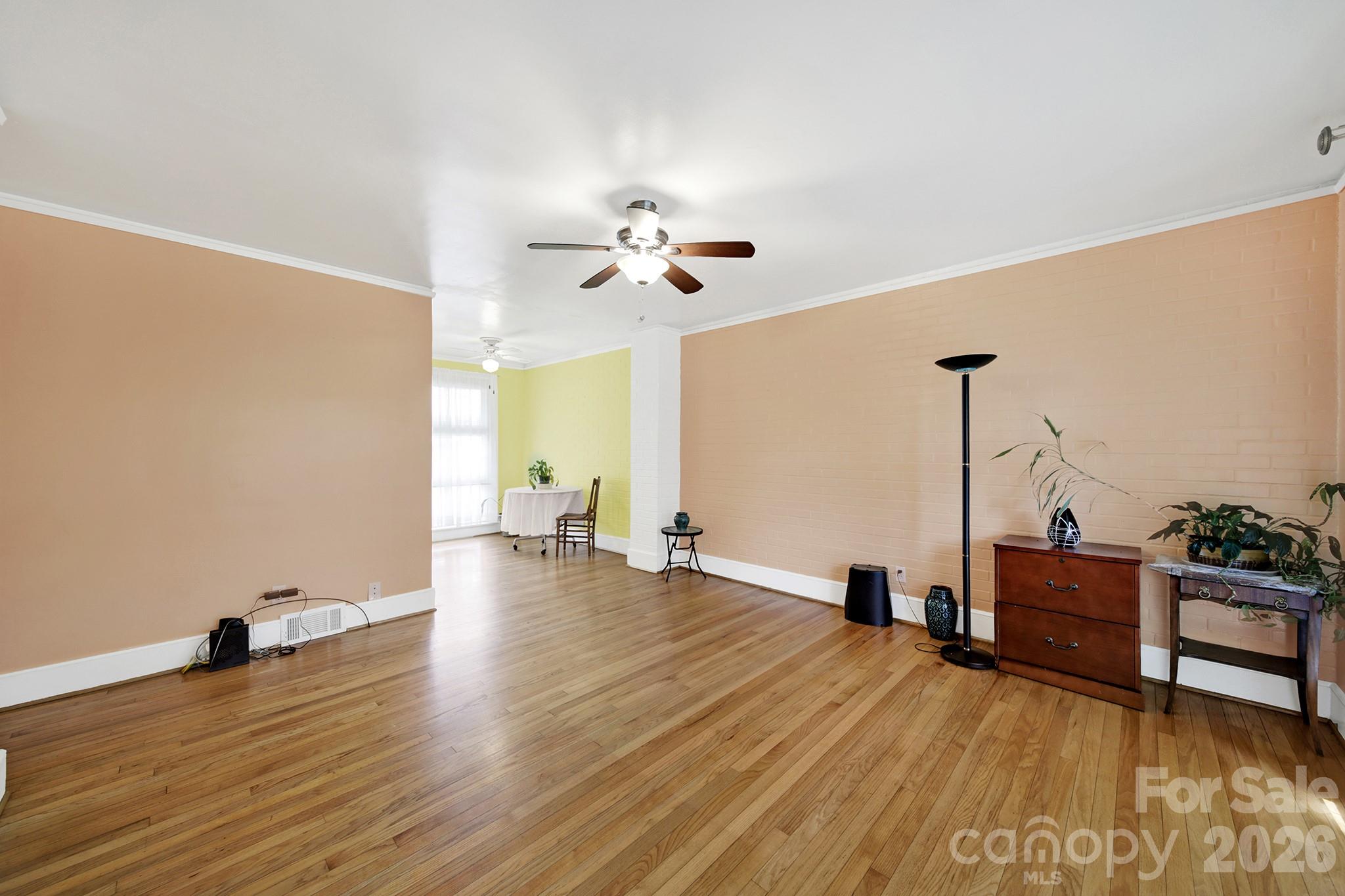 4511 Woodlark Lane