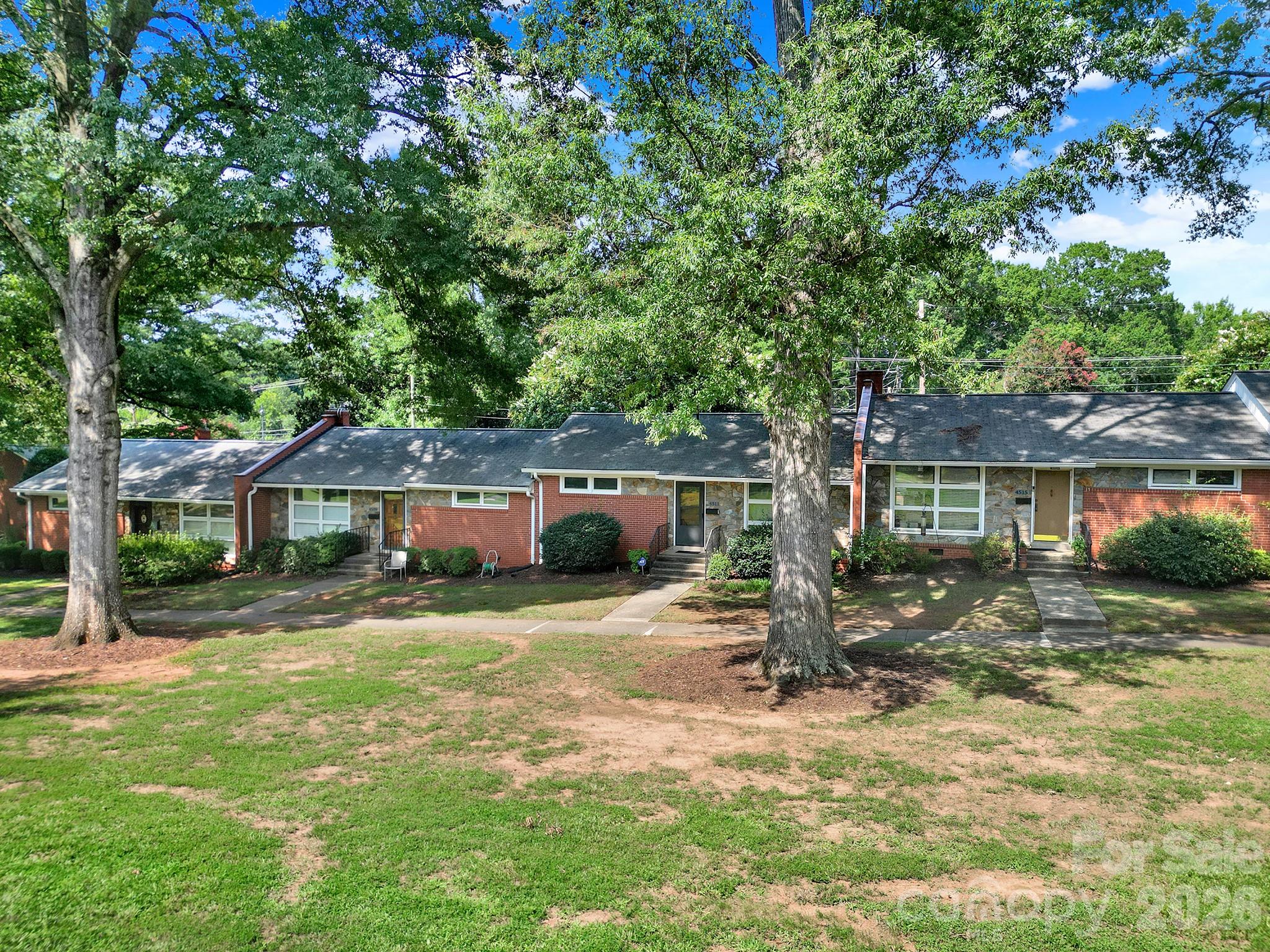 4511 Woodlark Lane