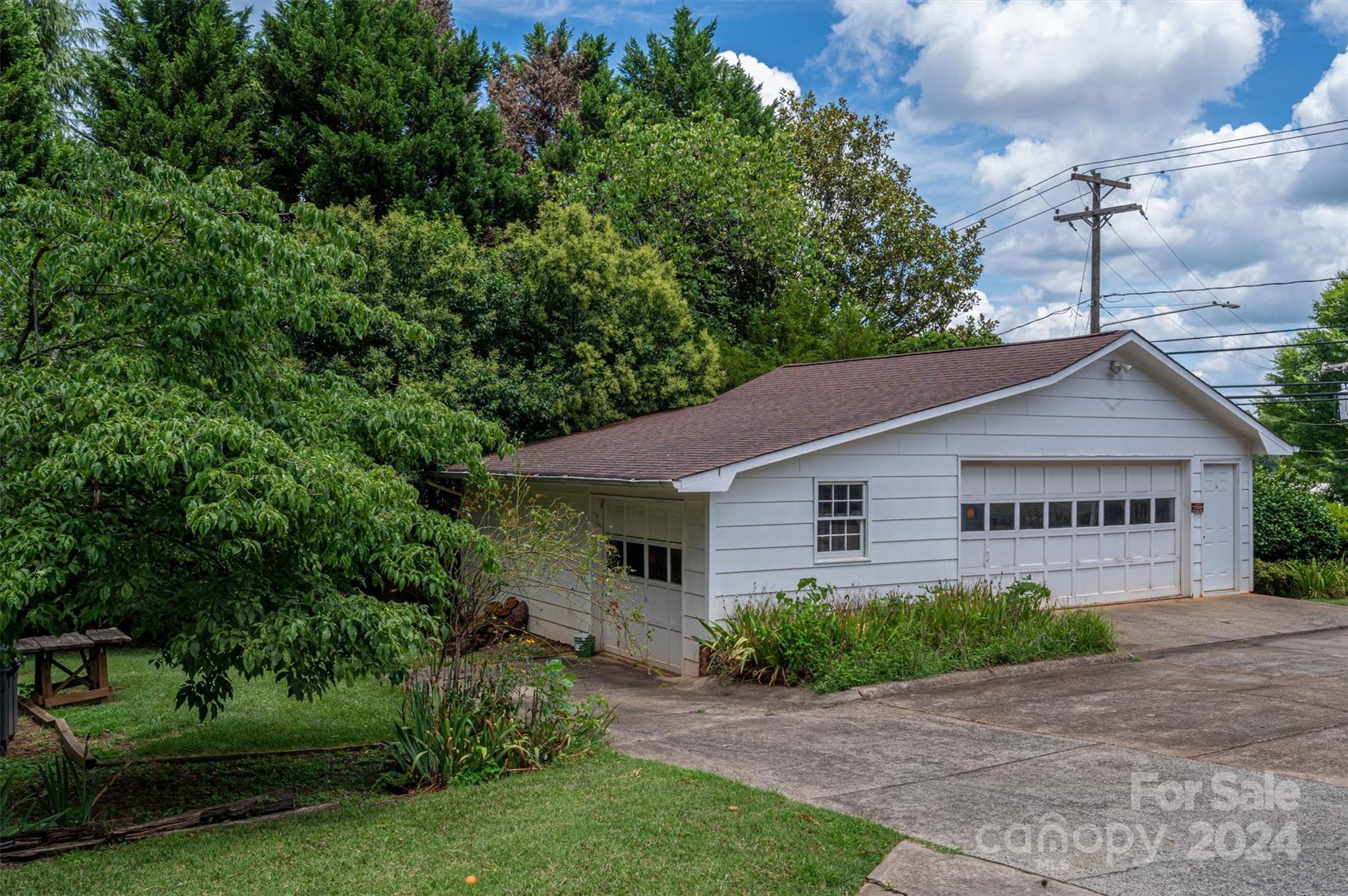 Thomas Acres - Residential