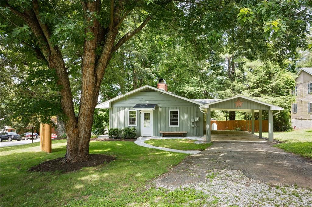 Royal Pines - Residential