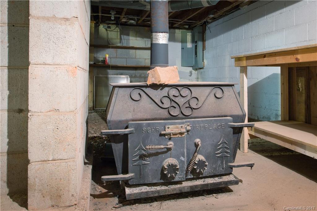 Royal Pines - Residential