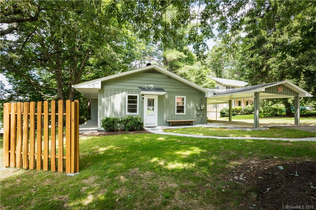 Royal Pines - Residential