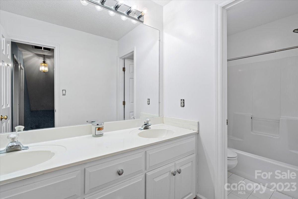 Royal Oaks - Residential