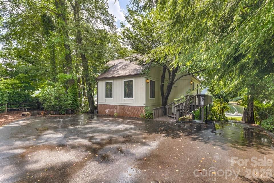 82 Innsbrook Drive