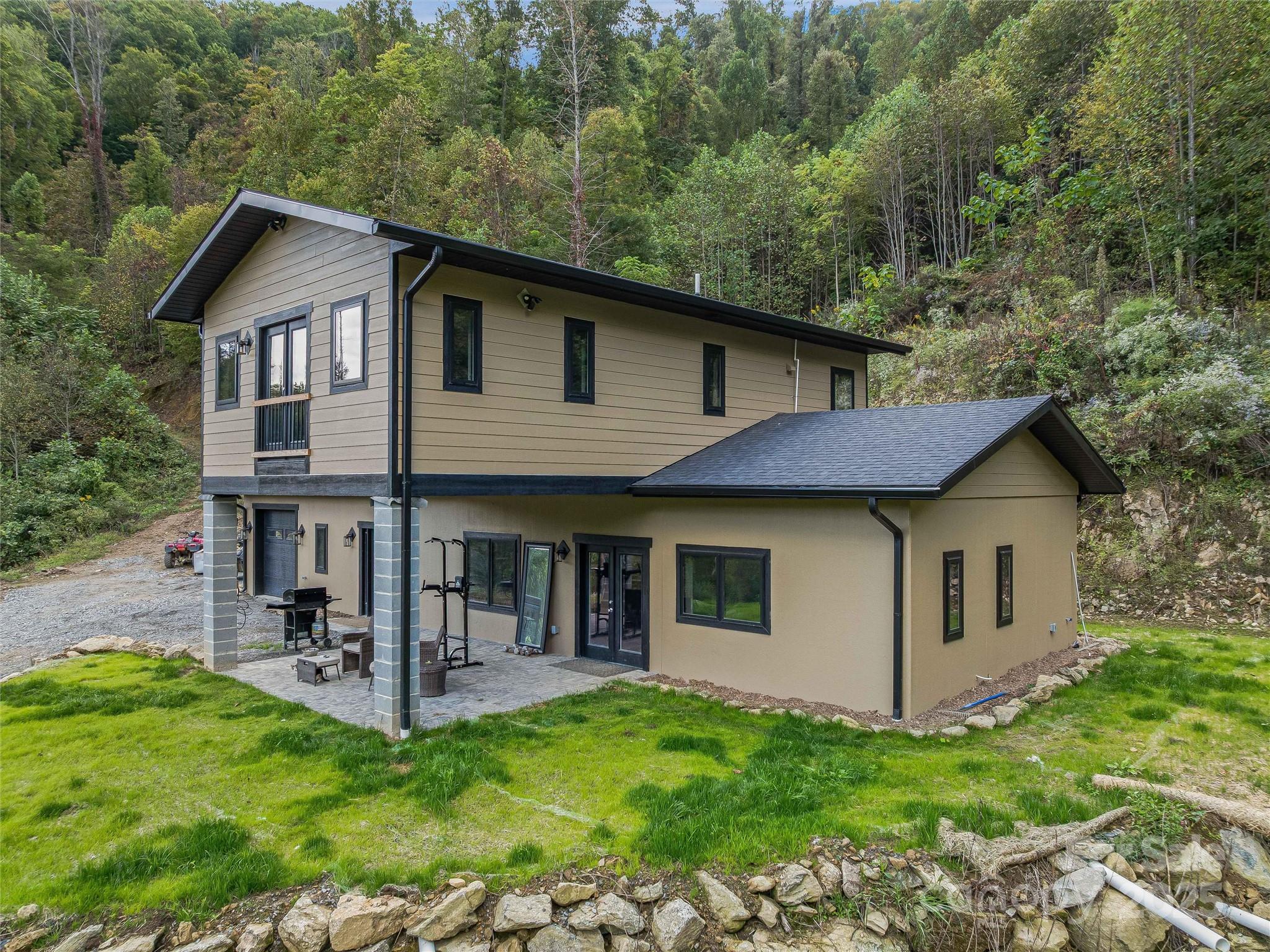 945 Roaring Fork Road