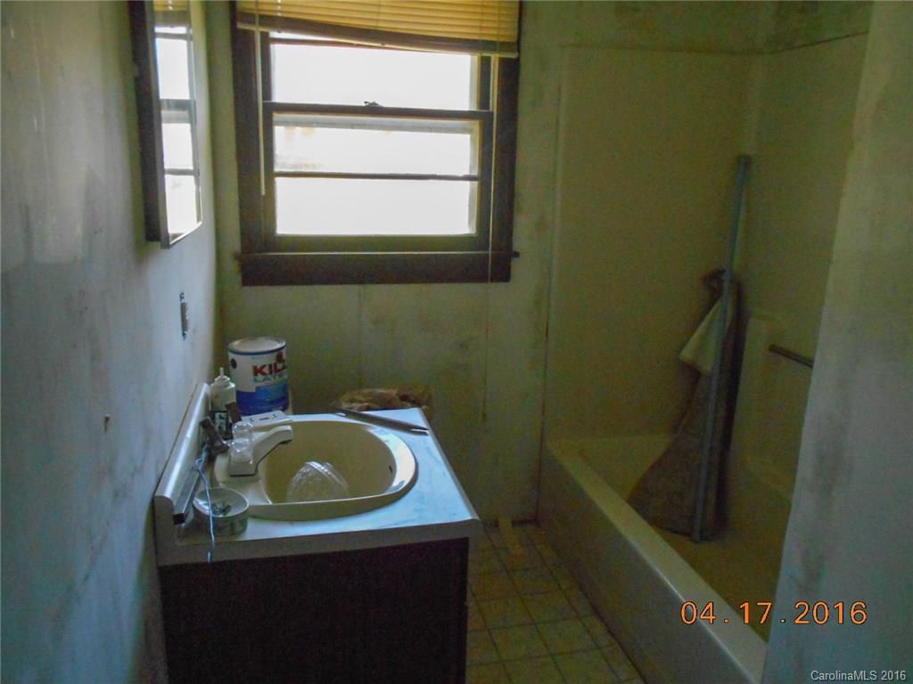 Roy B Mccracken - Residential