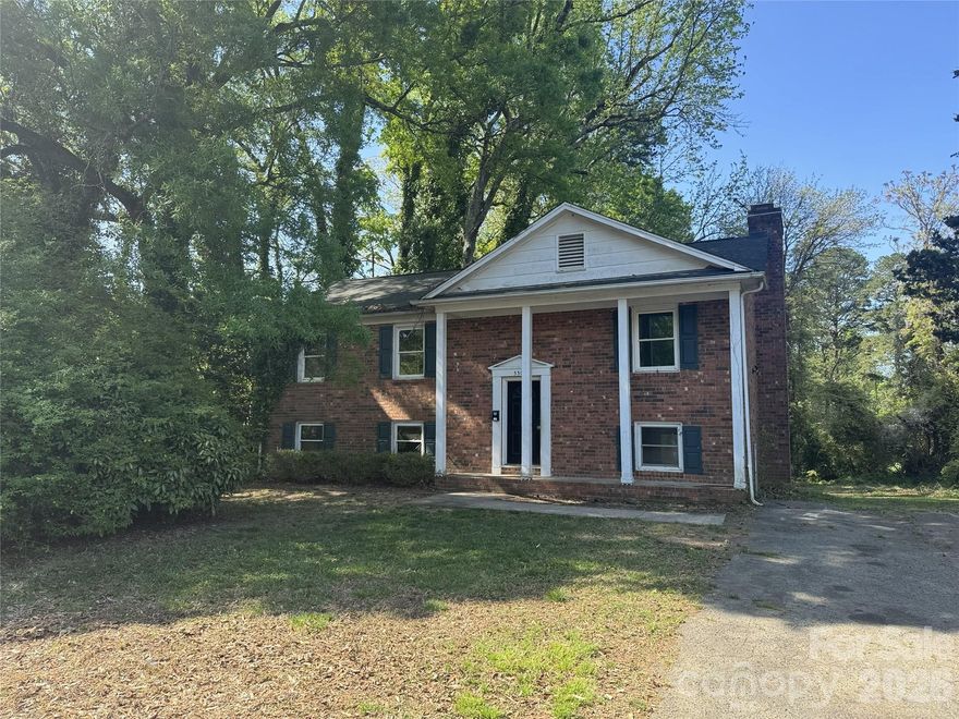 5508 Viewmont Drive is a fixer-upper with great potential. Ideal for buyers or investors looking for a project in a solid location. Bring your ideas and make it your own. Sold as-is.