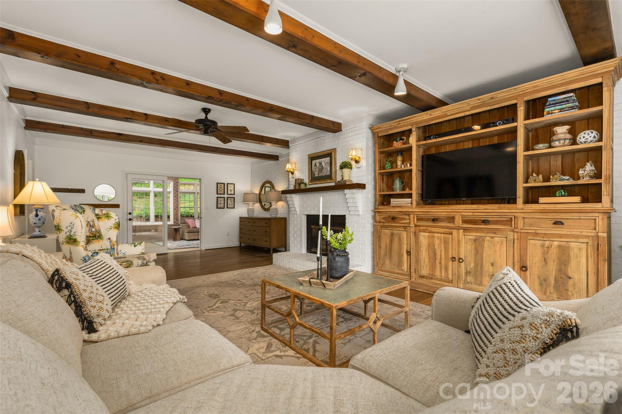 425 Sondley Woods Place