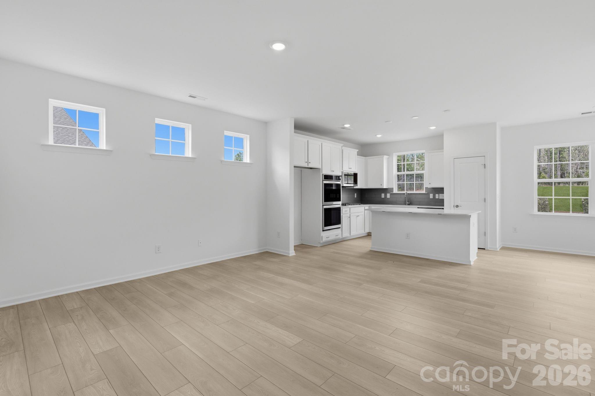 Roselyn - Residential