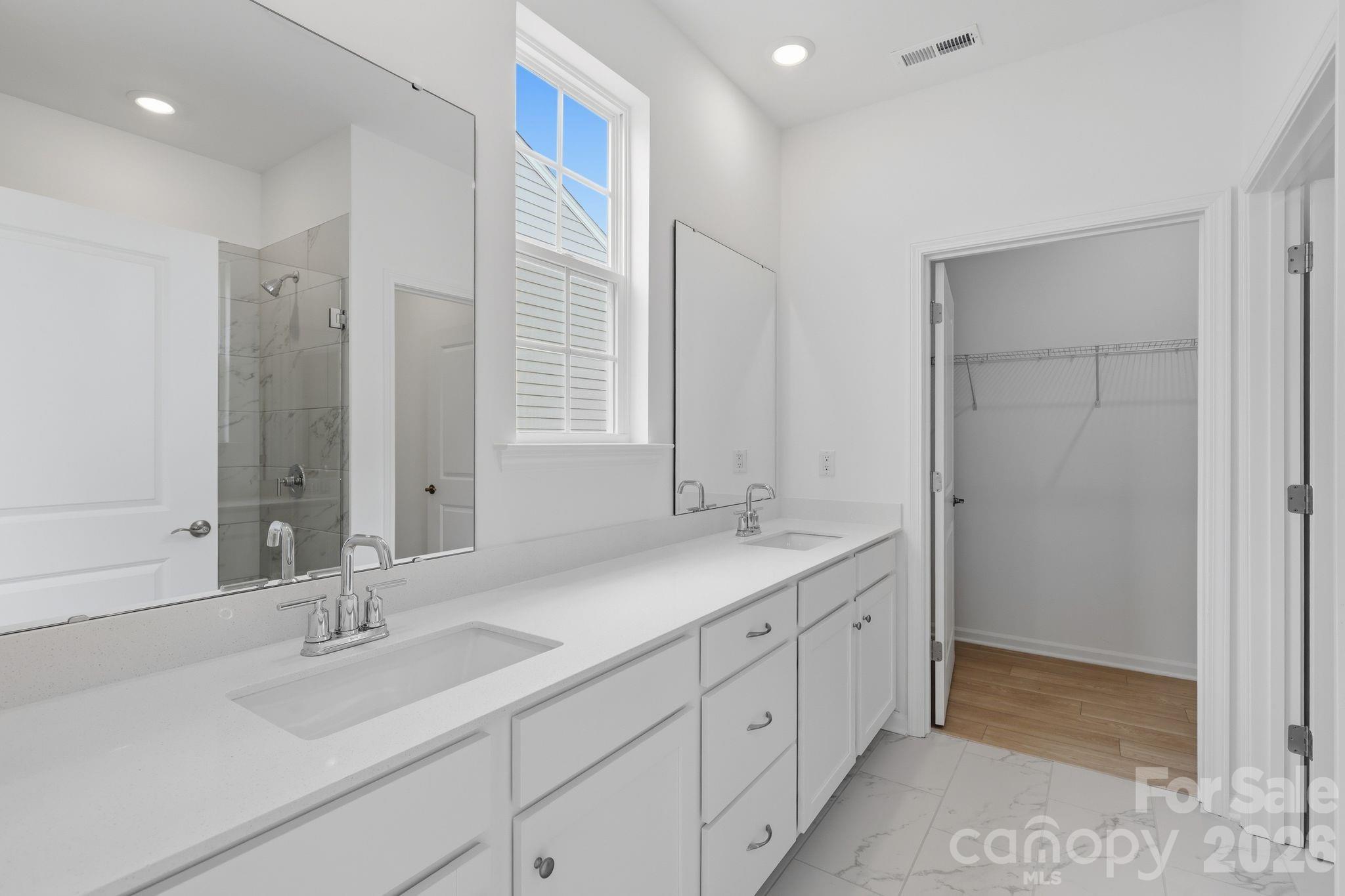 Roselyn - Residential